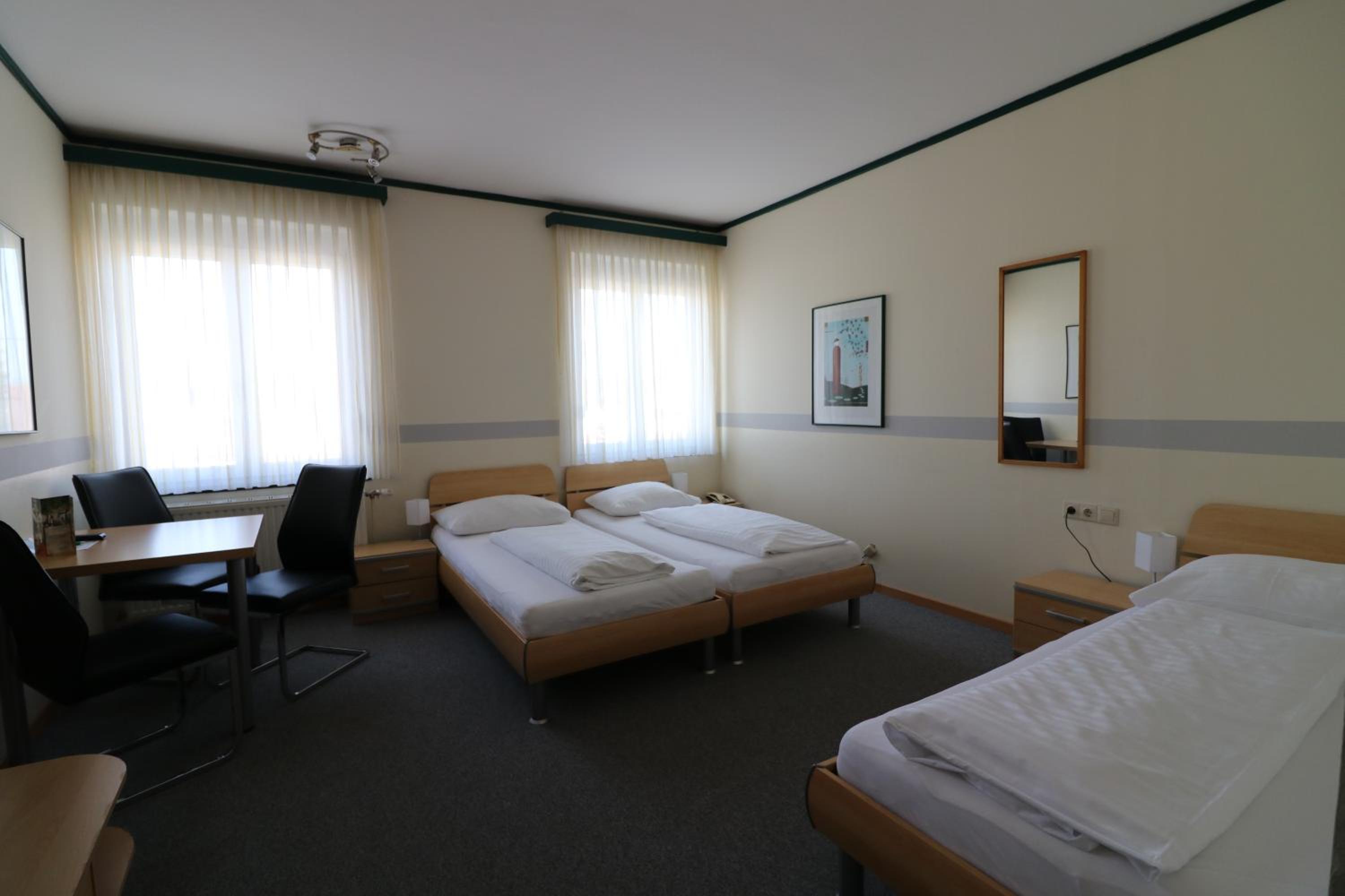 Comfort Triple Room with Shower - Photo 1