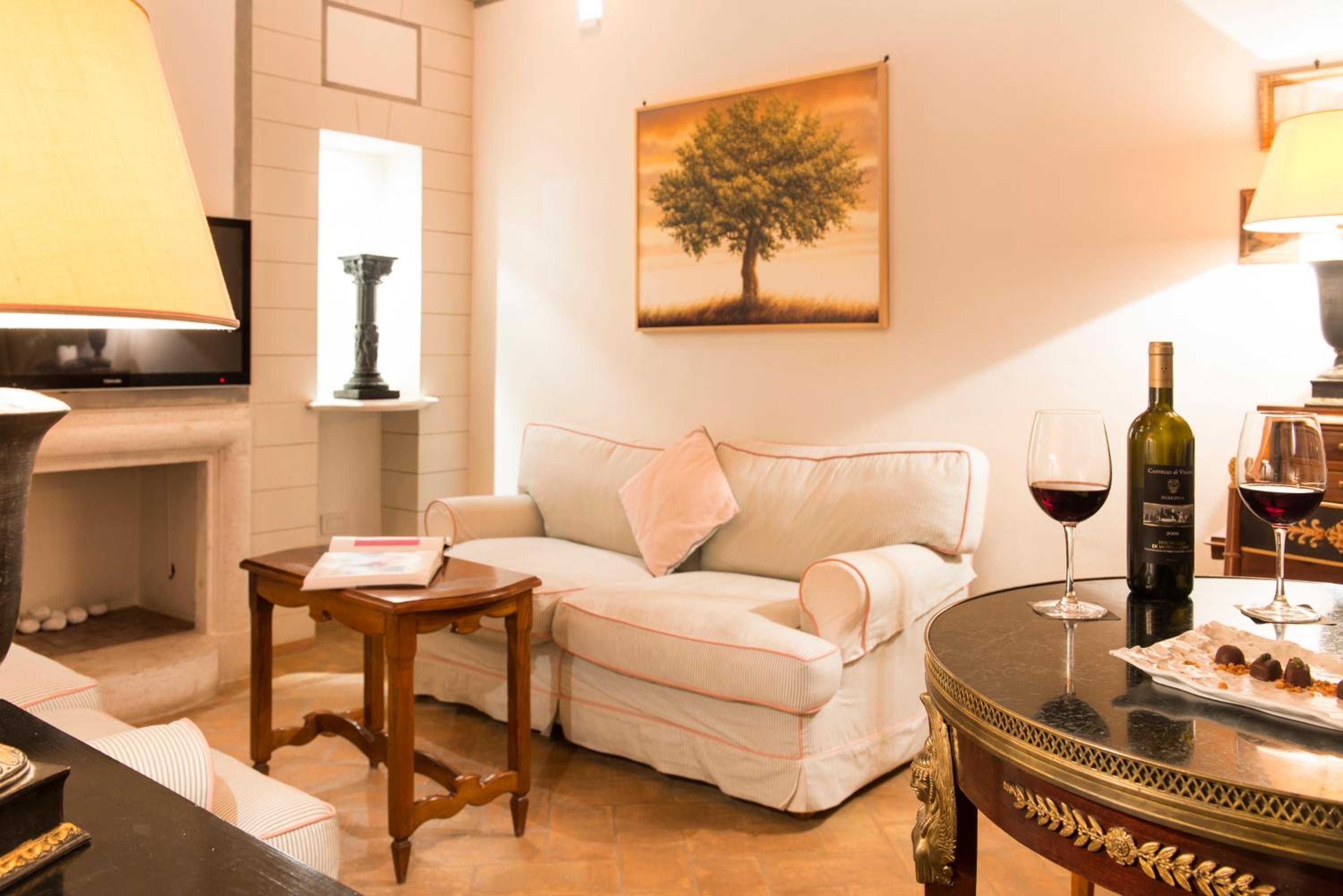 Suite with Terrace - Photo 5