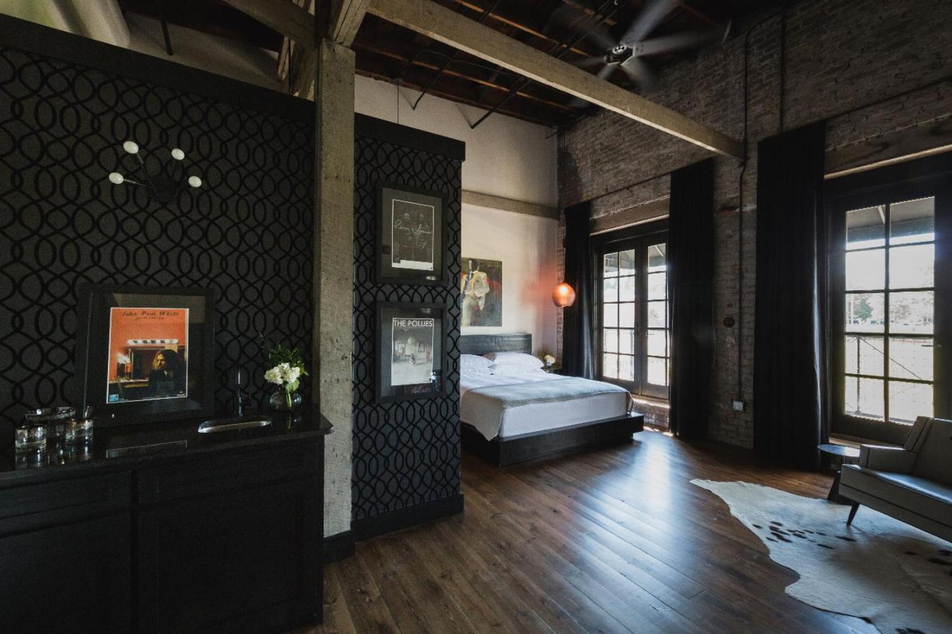 Superior King Suite