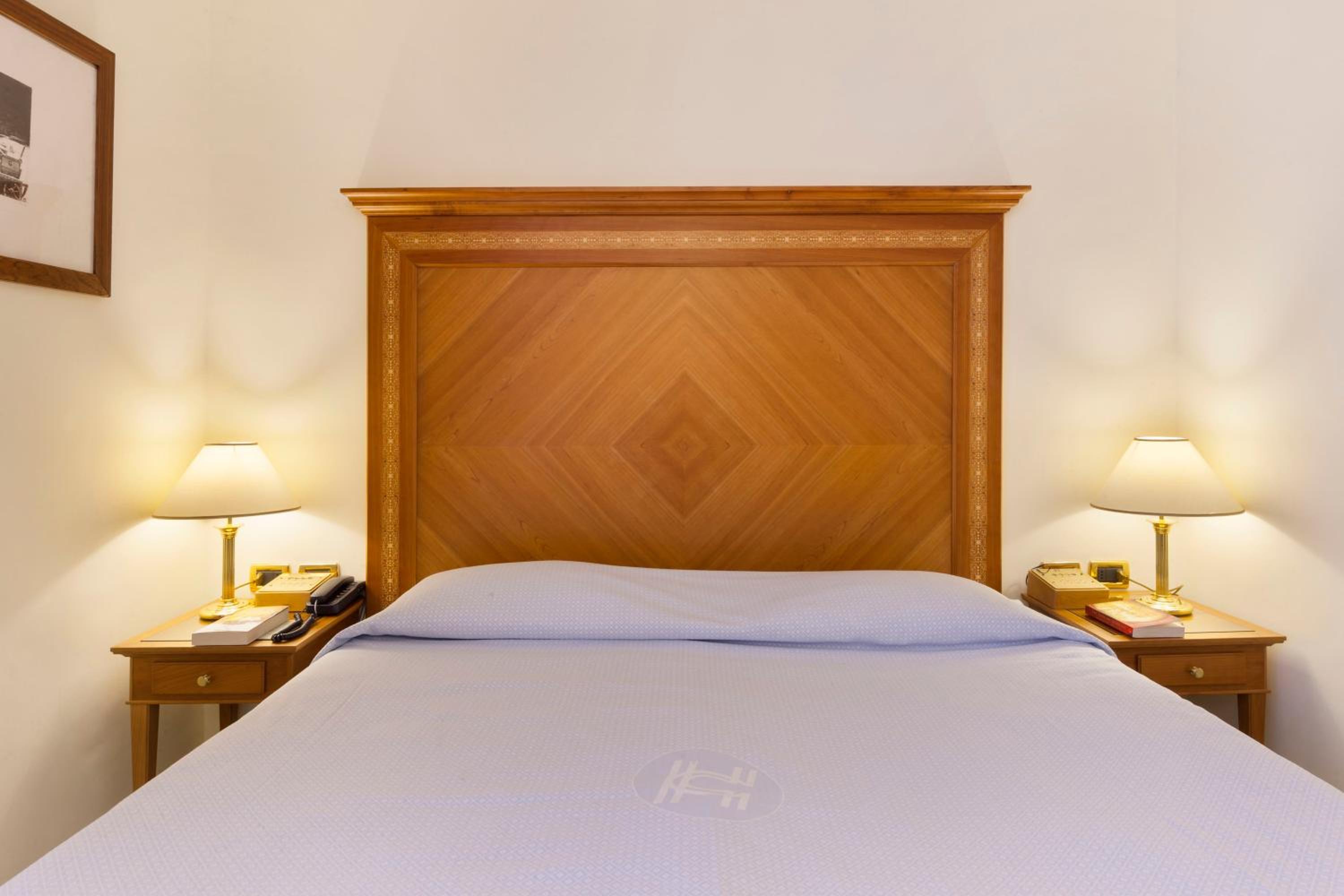 Double or Twin Room - Photo 9