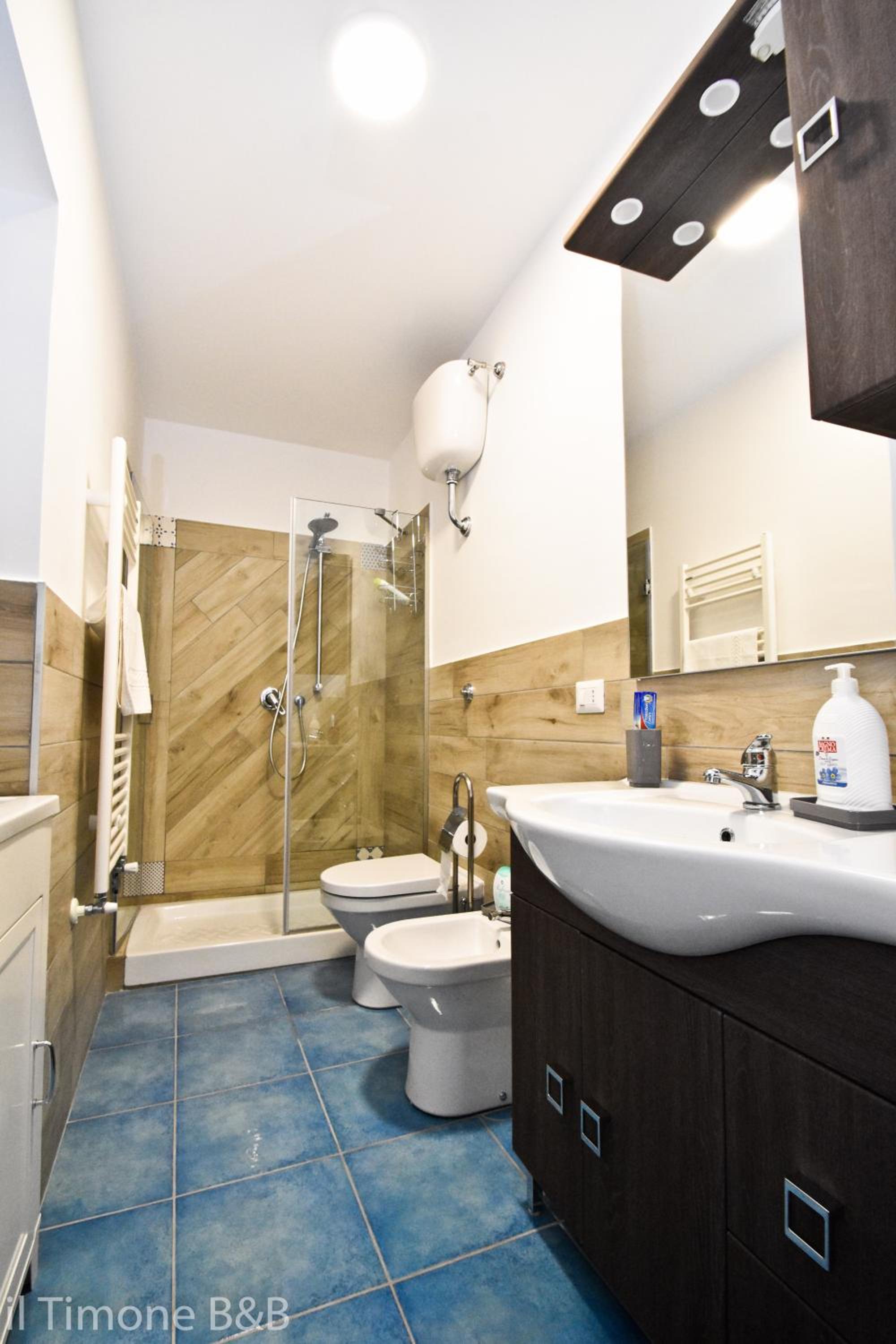 Double or Twin Room with Private Bathroom photo 2
