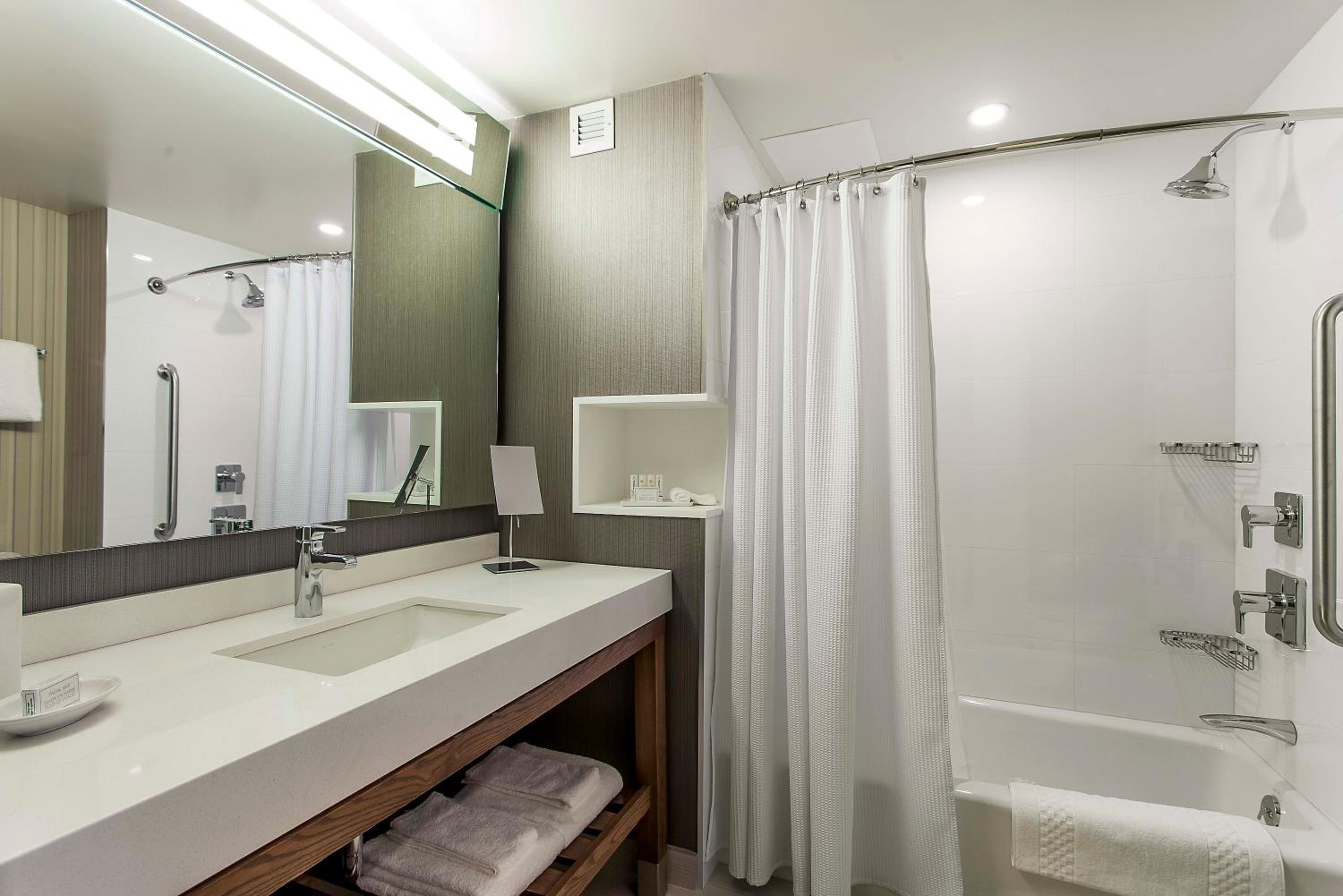 Courtyard by Marriott Montreal West Island/Baie D’Urfe, Photo 2