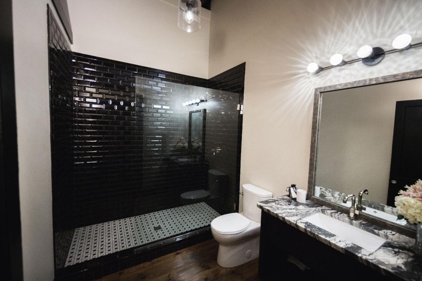 Superior King Suite photo 2