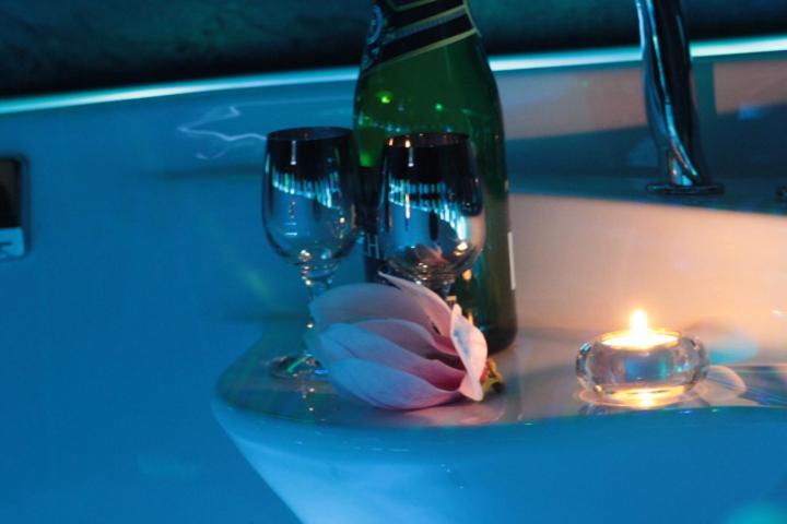 Double Room with Spa Bath photo 3