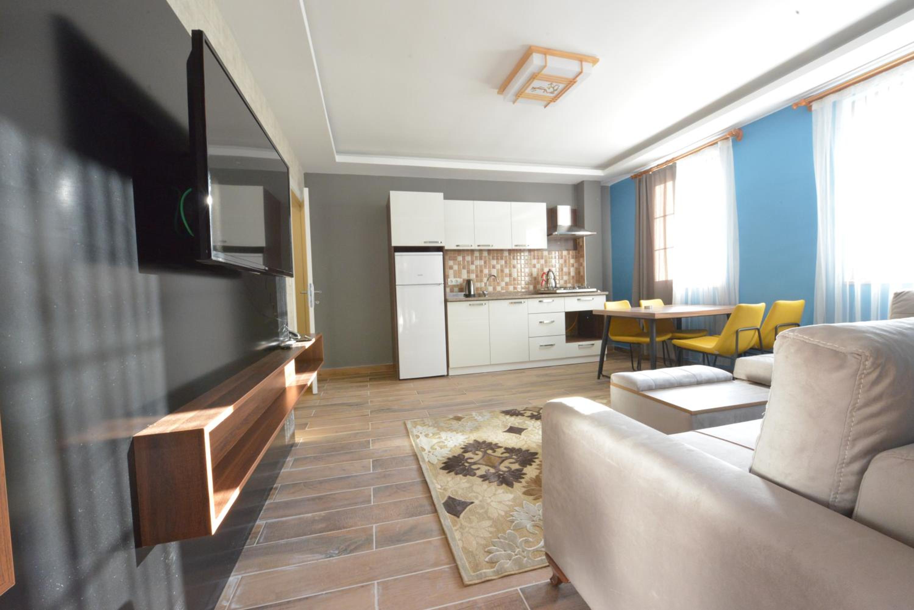 Two-Bedroom Suite with Balcony - Photo 10