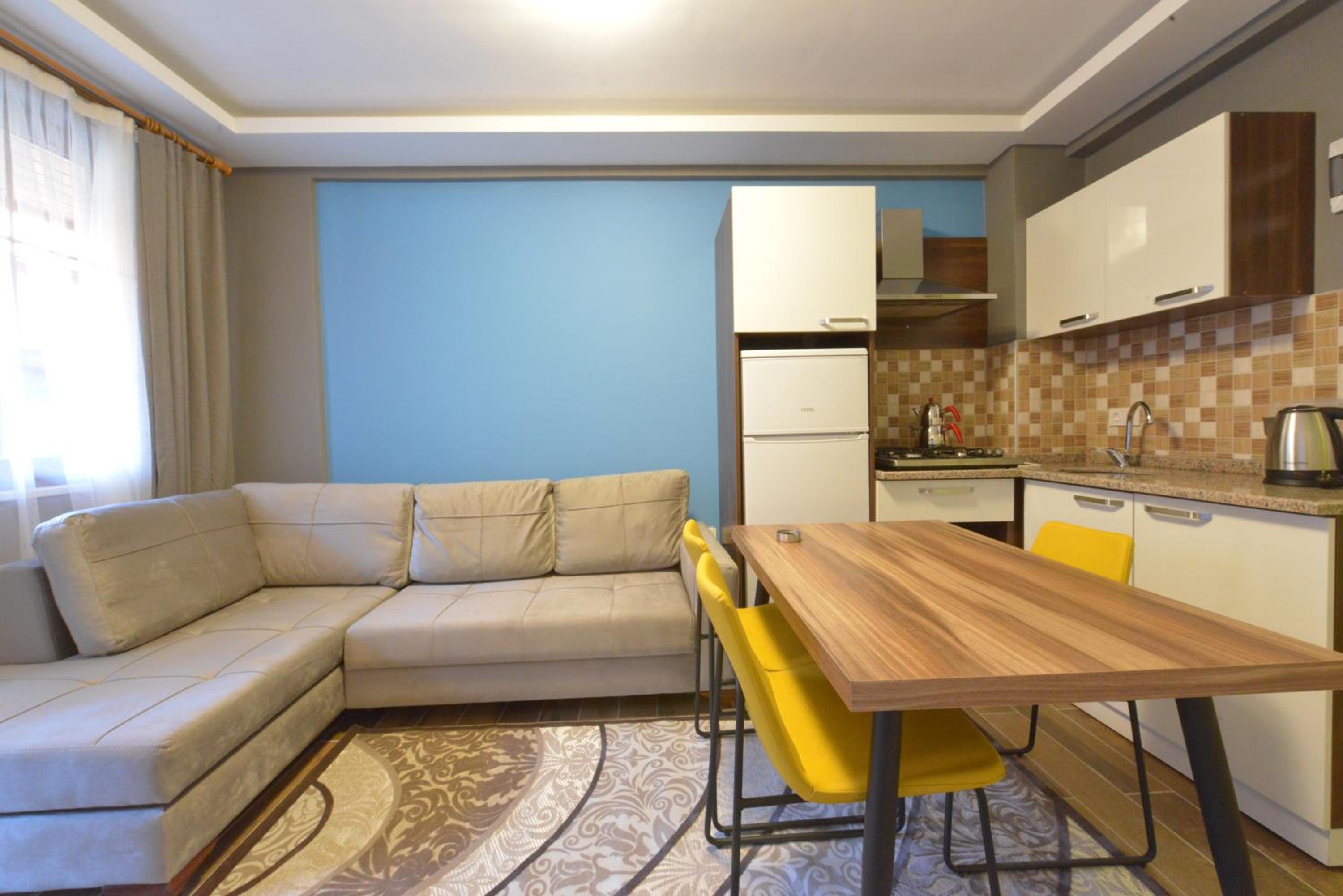 One-Bedroom Suite with Balcony (Ground Floor) - Photo 5