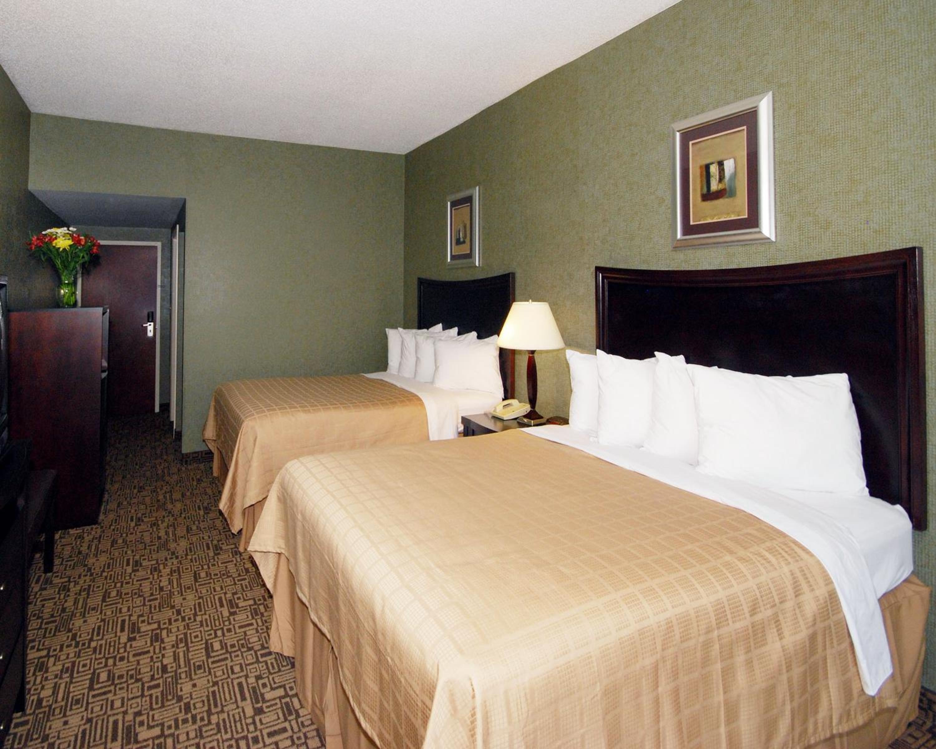 Double Room with Two Double Beds - Non-Smoking - Photo 1