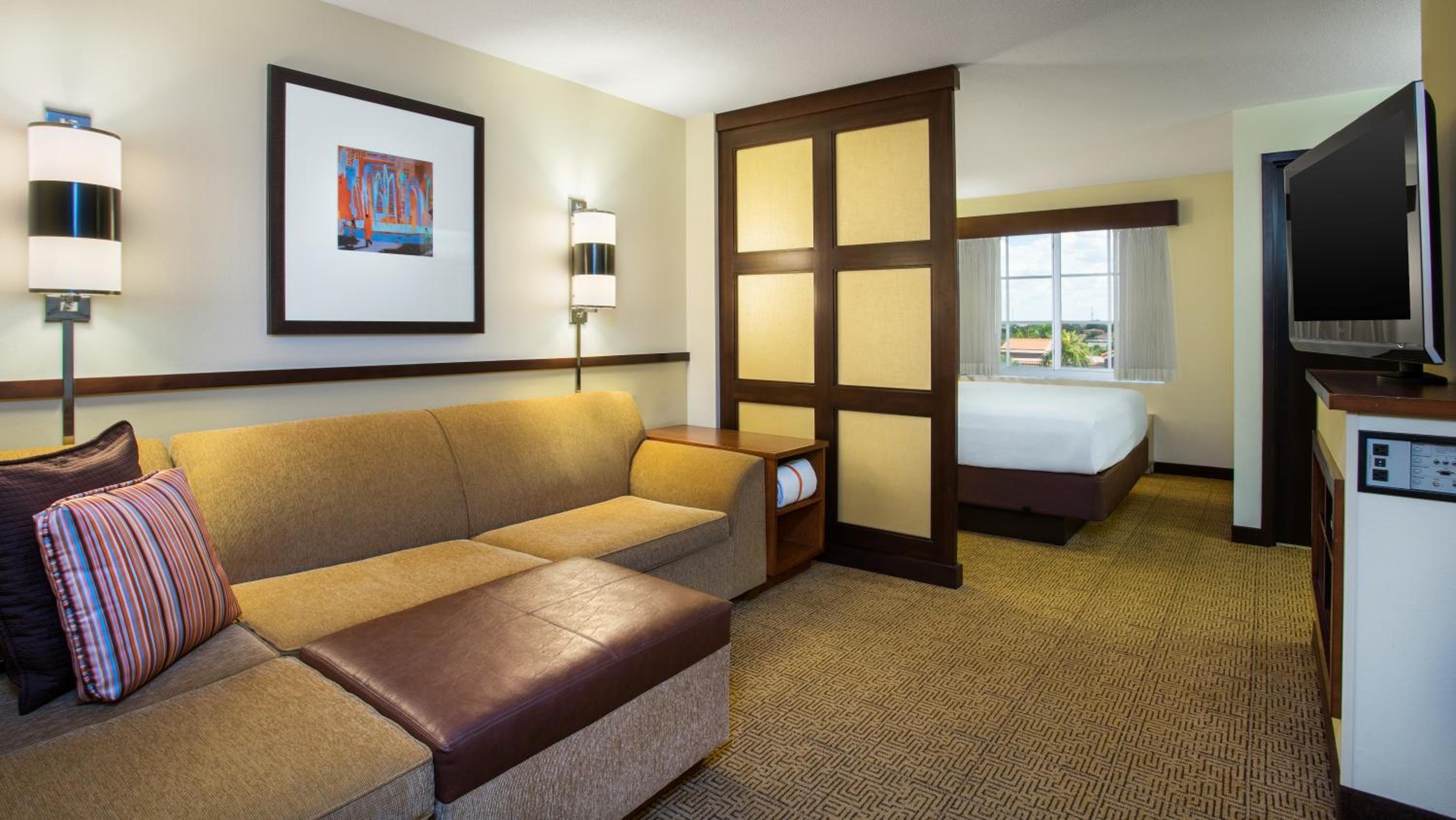 King Room with Sofa Bed - High Floor - Photo 4