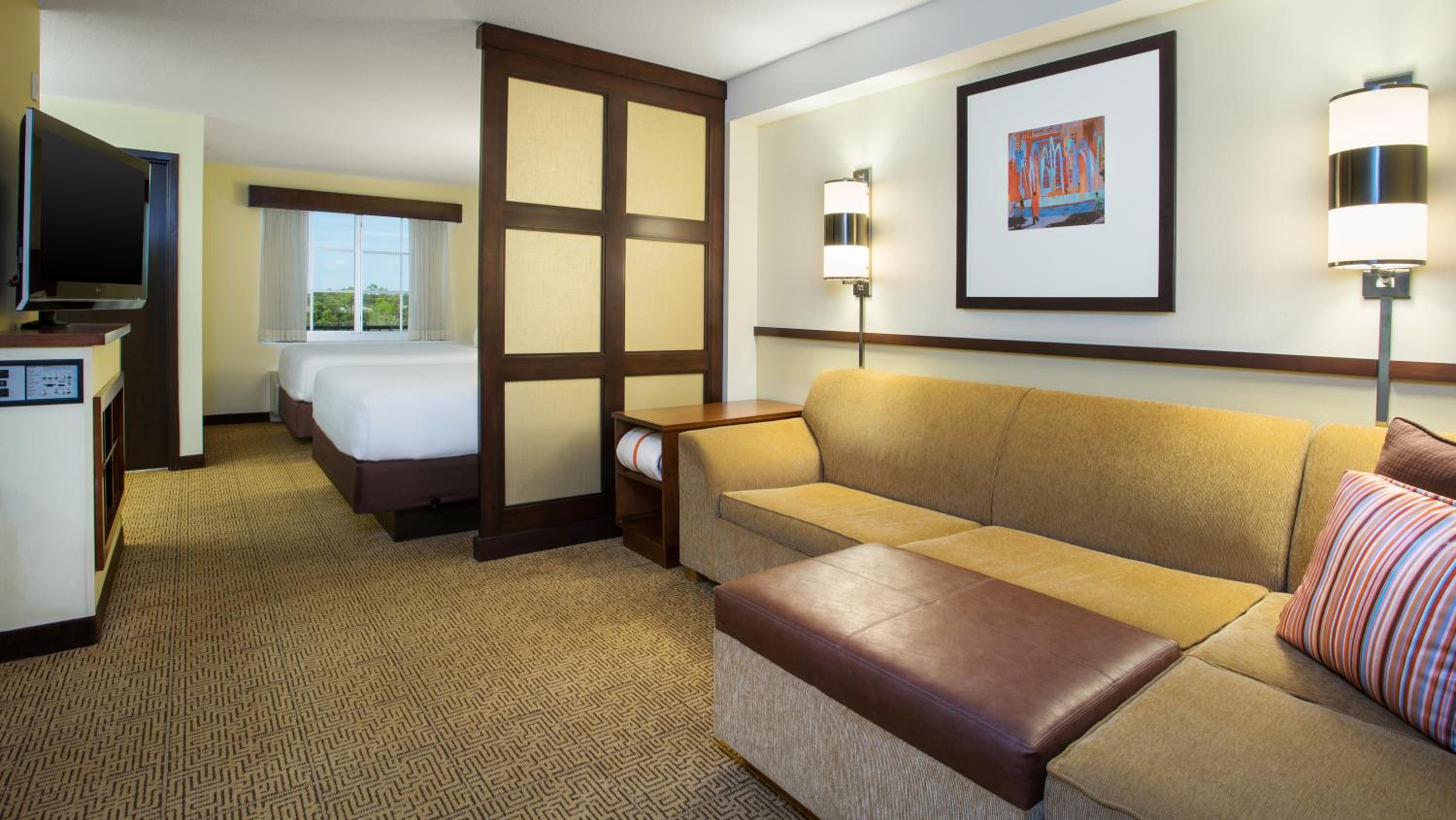 Queen Room with Two Queen Beds and tub - Disability access - Photo 4