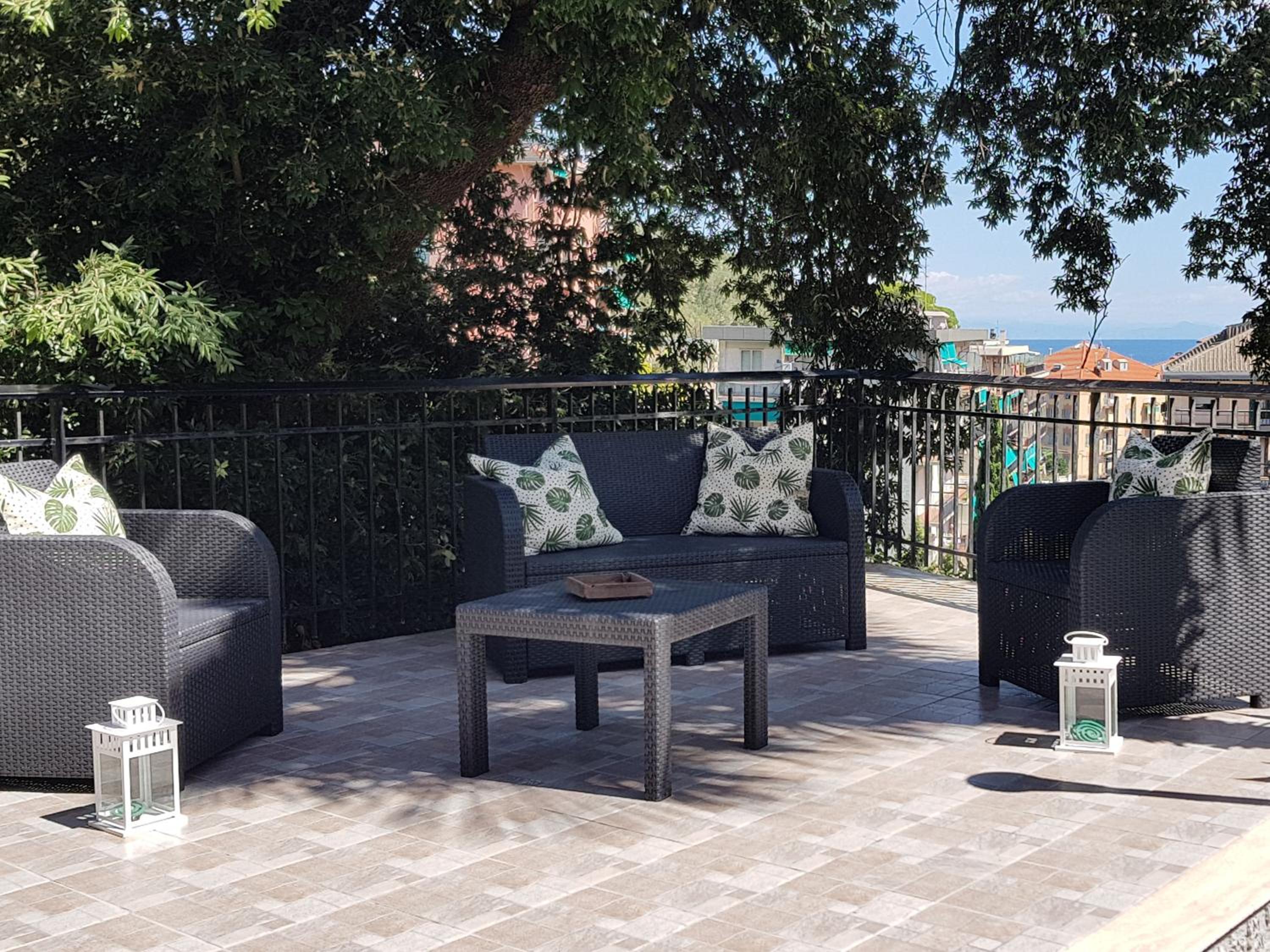 Apartment with Terrace photo 3