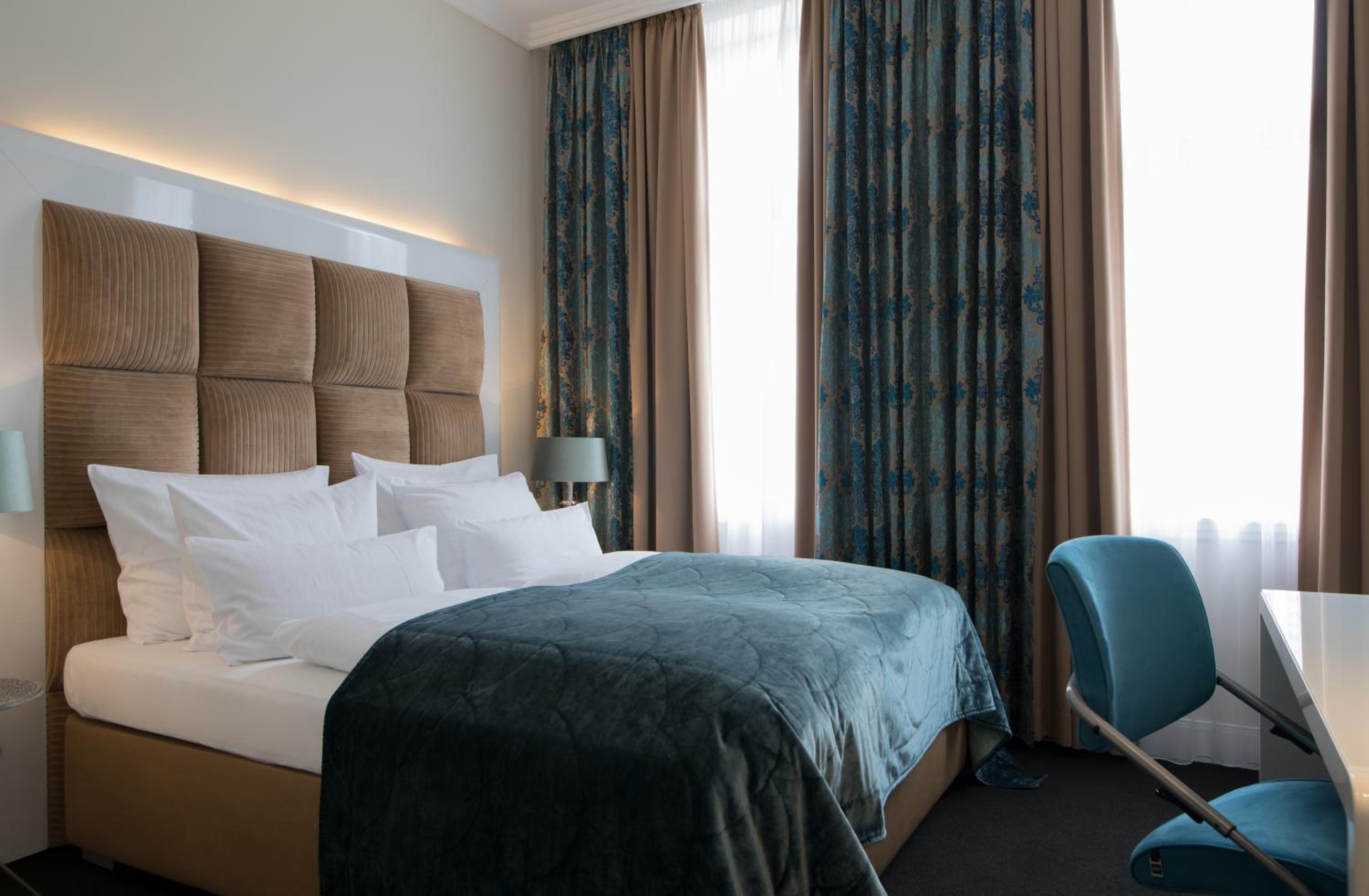 Double Room - Photo 8