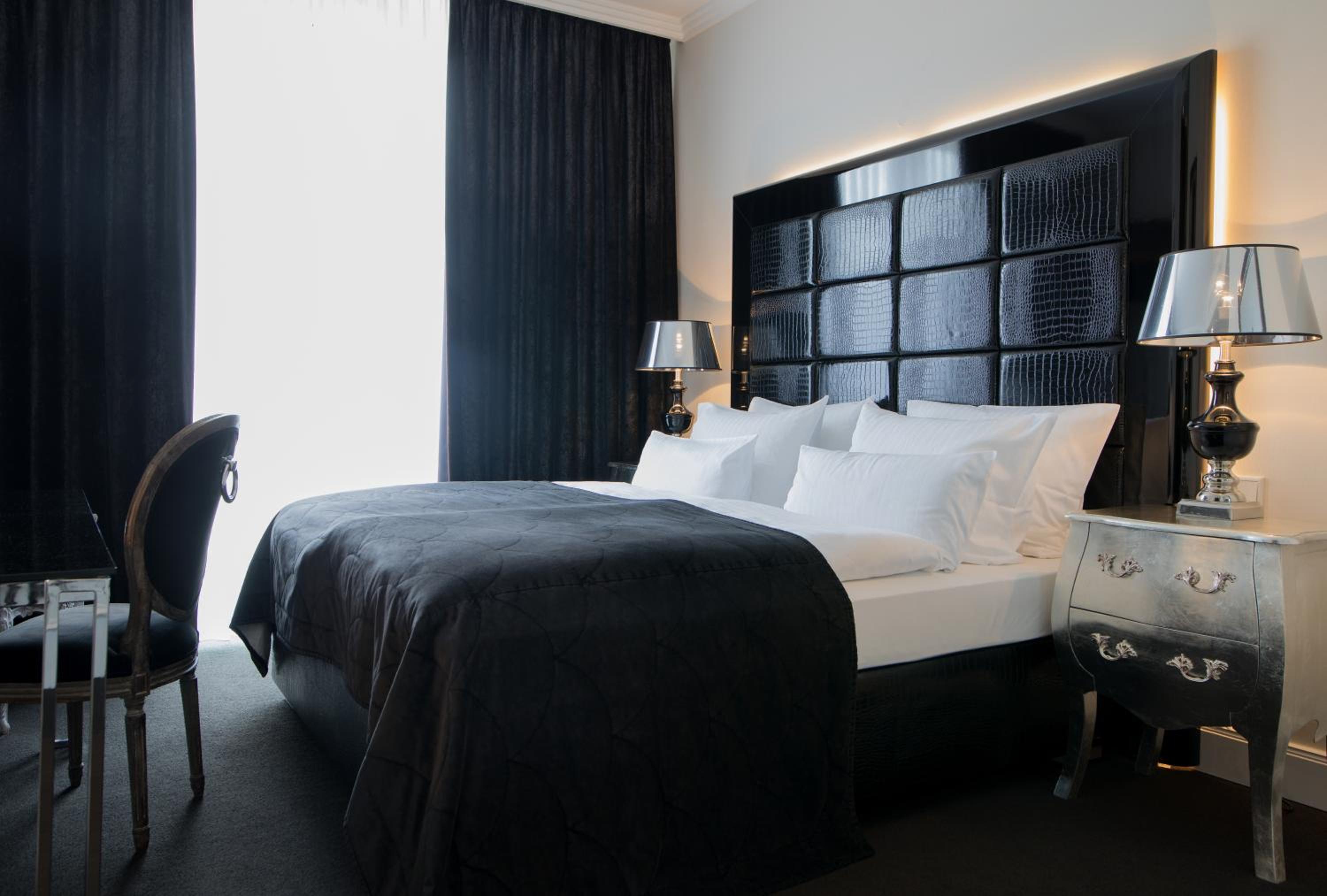 Double Room - Photo 7