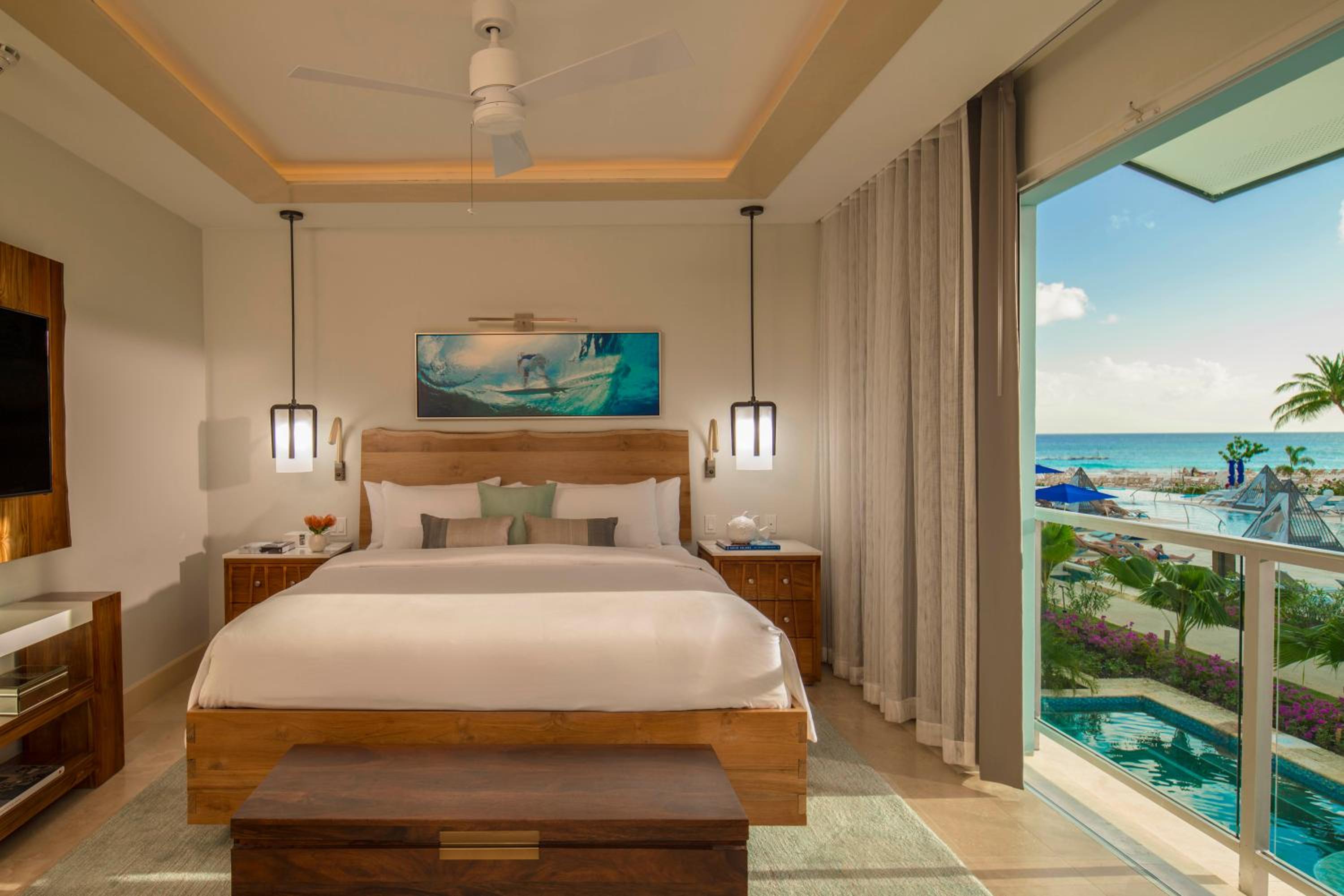 Millionaire Butler Oceanview One Bedroom Suite w/ Balcony Tranquility Soaking Tub