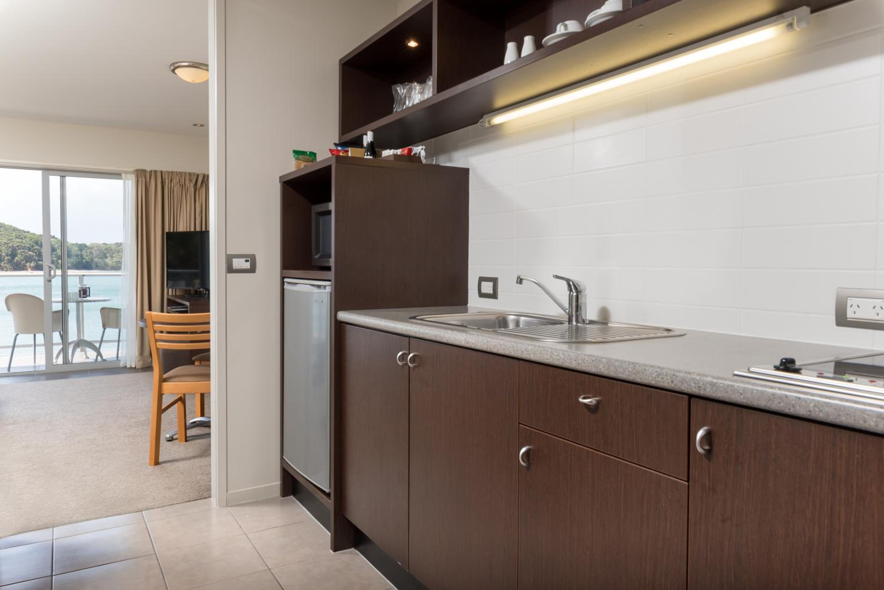 Junior Suite with Harbor View - Photo 8