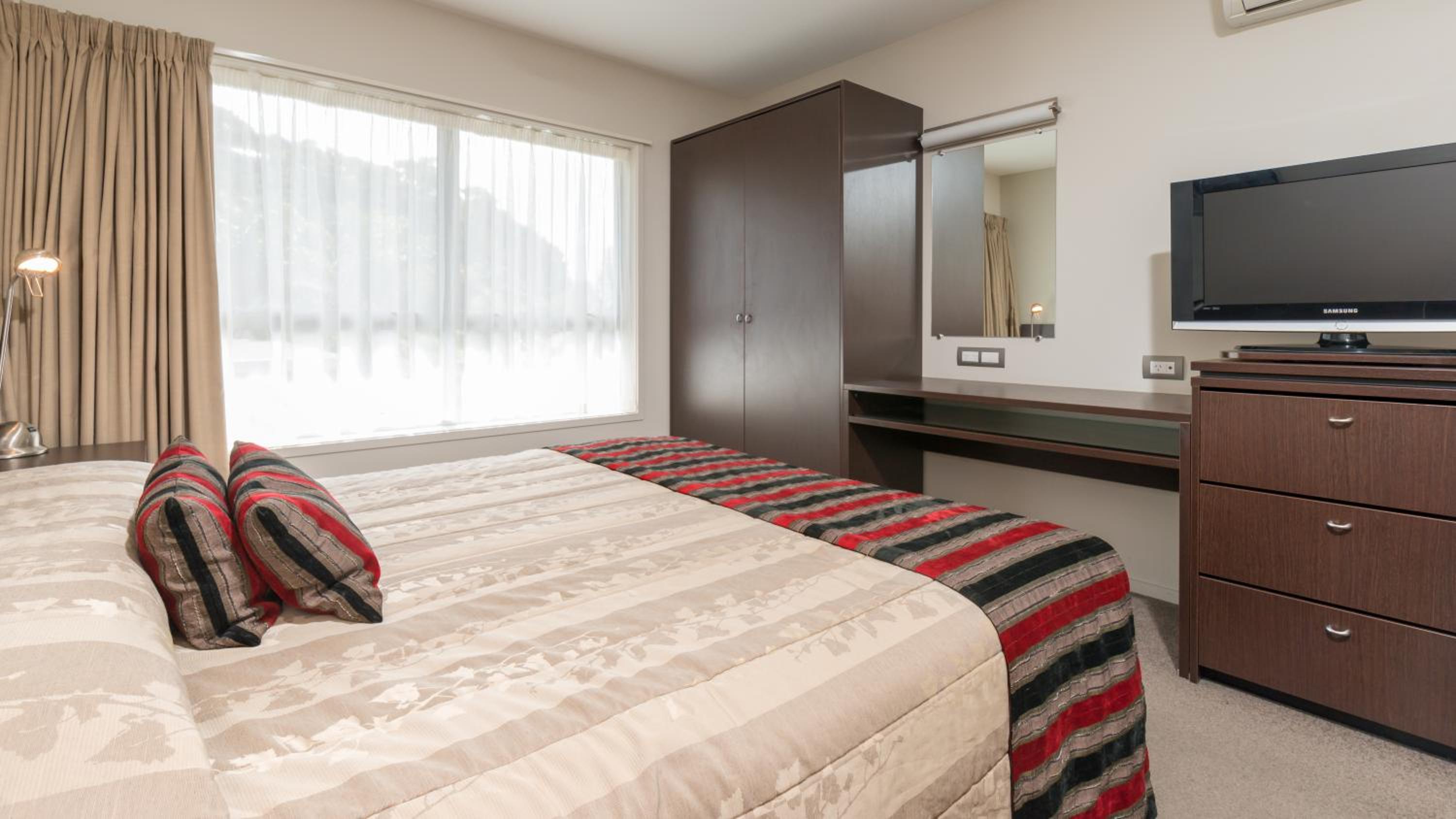 Junior Suite with Harbor View - Photo 1
