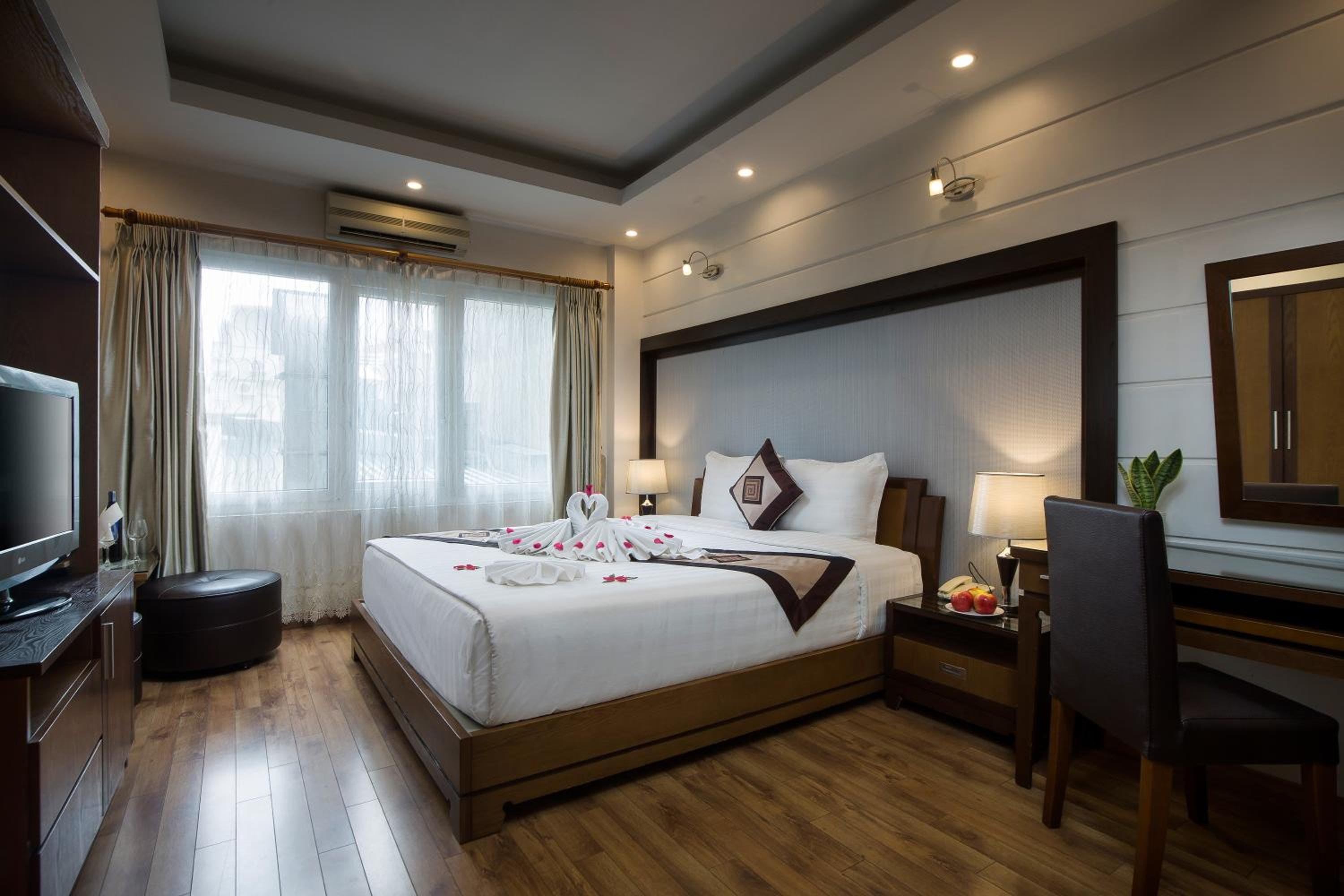 Honeymoon Suite photo 3