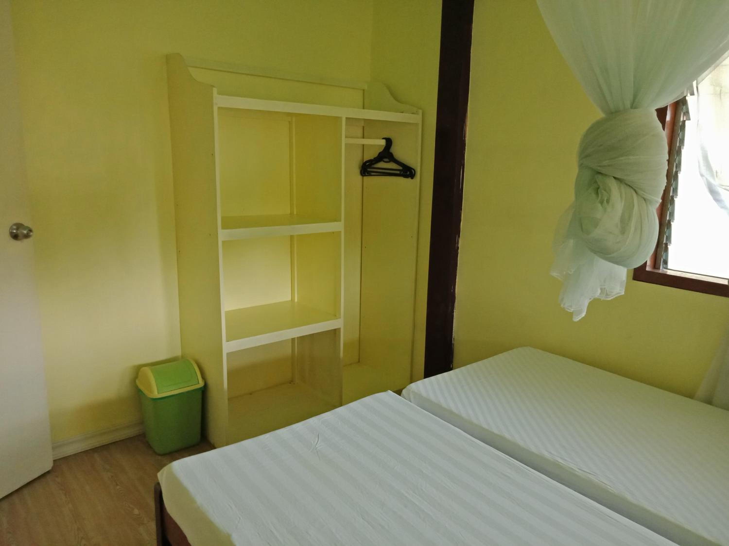 Twin Room With Shared Bathroom photo 3