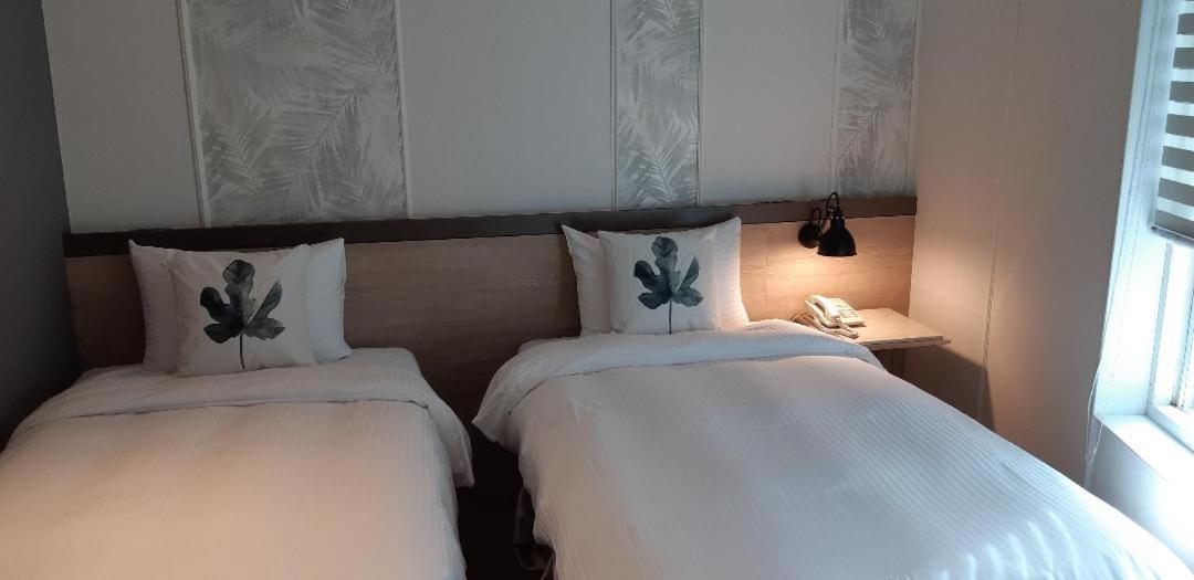 Standard Twin Room - Photo 4