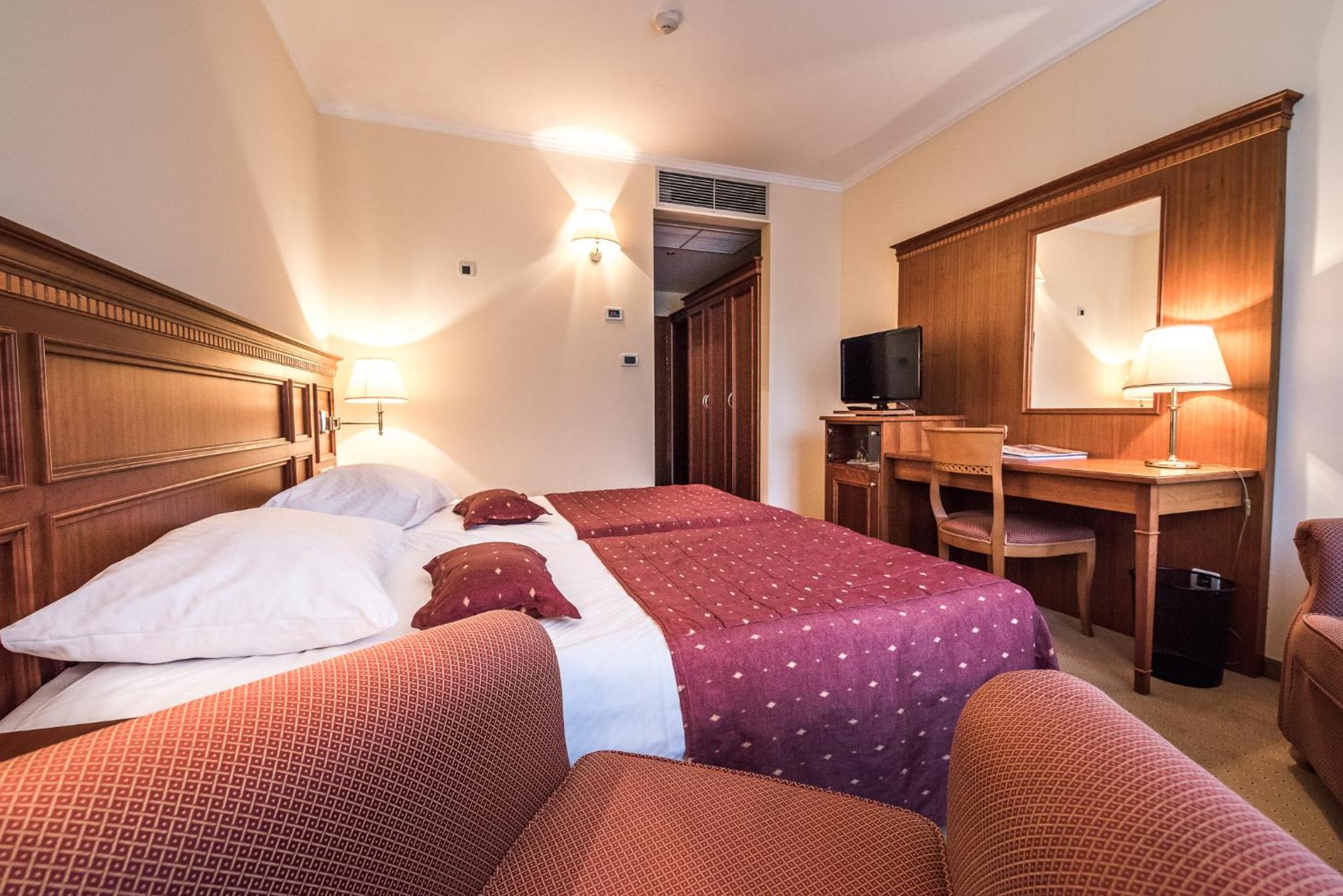 Superior Double or Twin Room - Photo 4