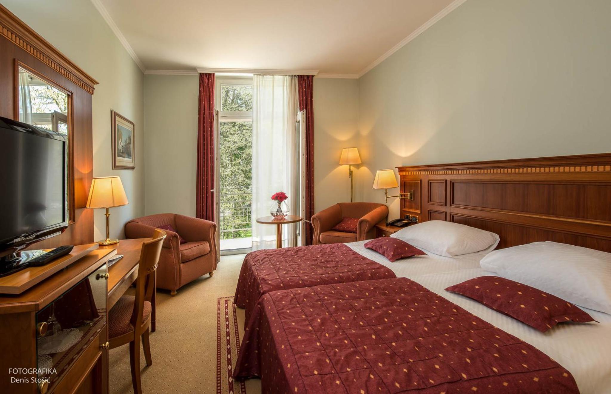 Comfort Double Room with Balcony - Photo 14