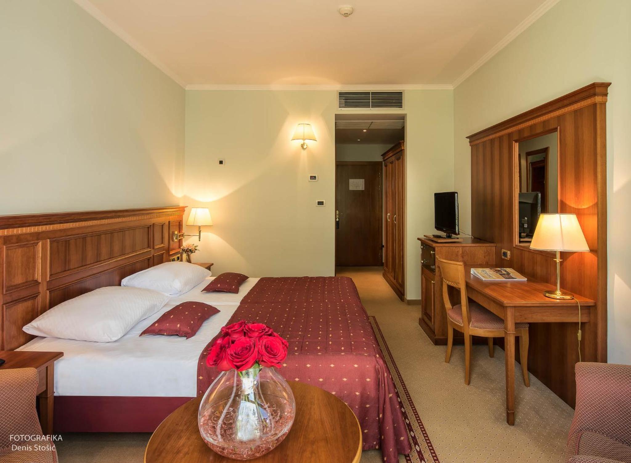 Comfort Double Room with Balcony - Photo 7