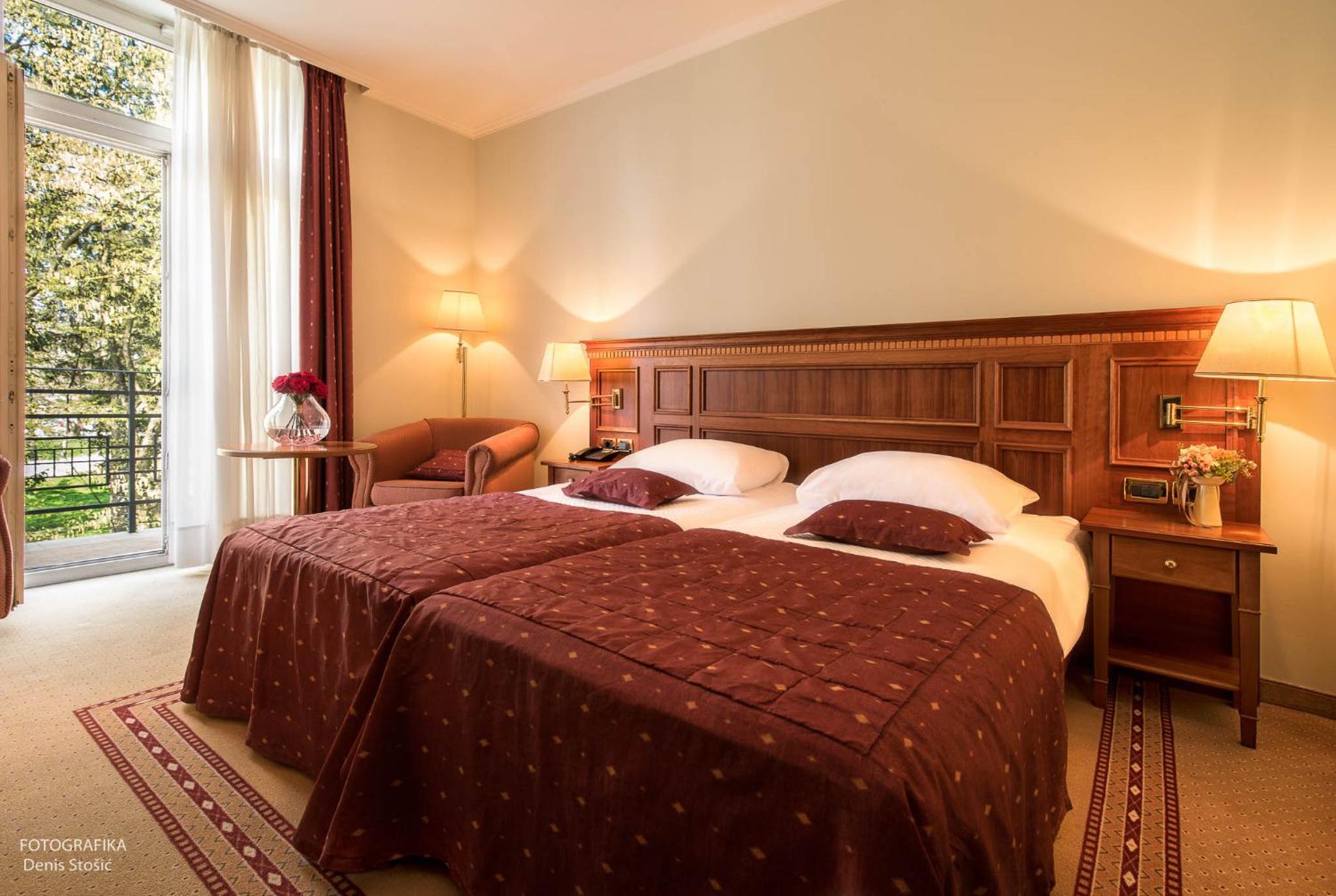 Comfort Double Room with Balcony - Photo 12