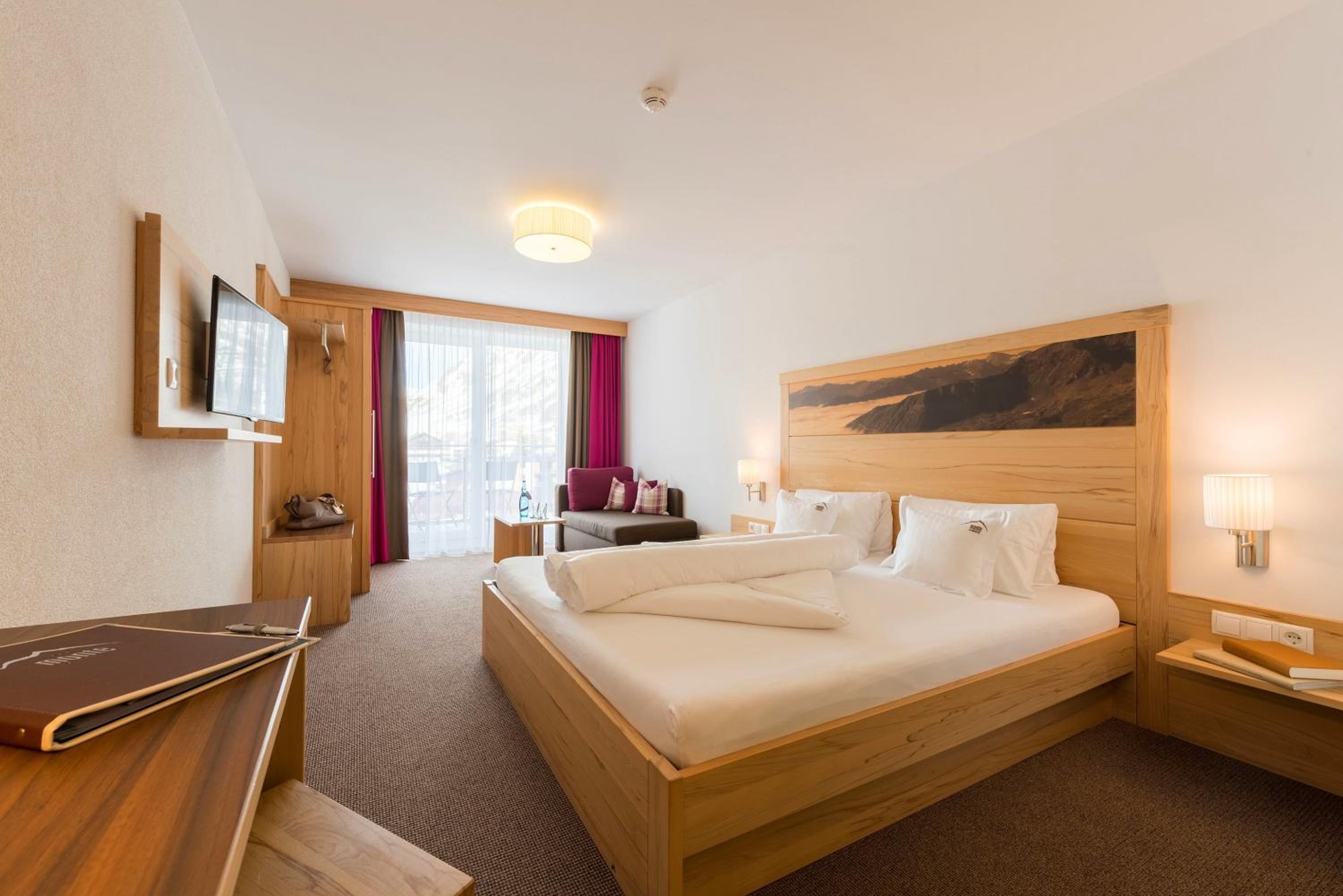  Superior Double Room with Balcony and Mountain View