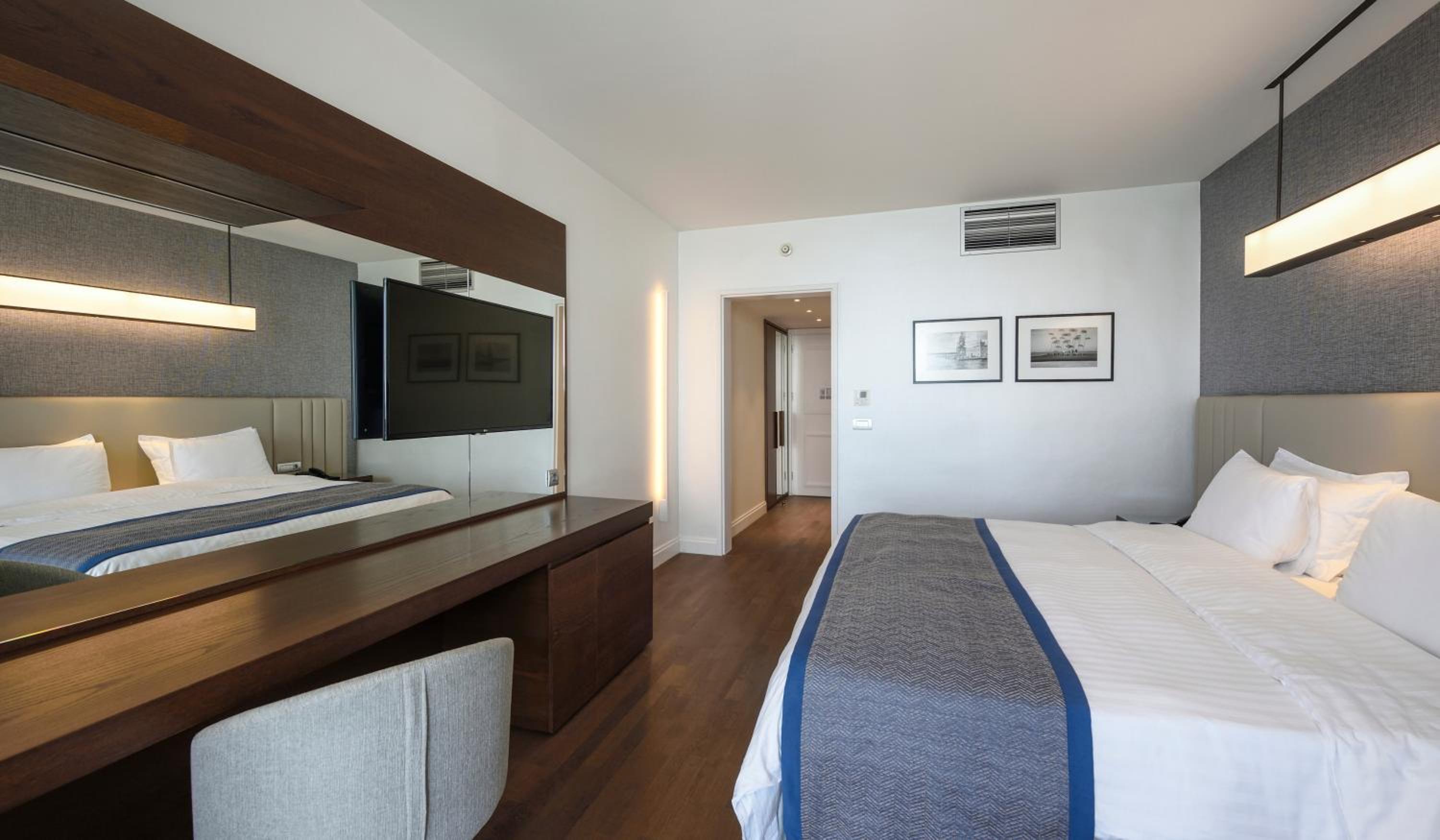 Executive Double Room with Sea View - Photo 2