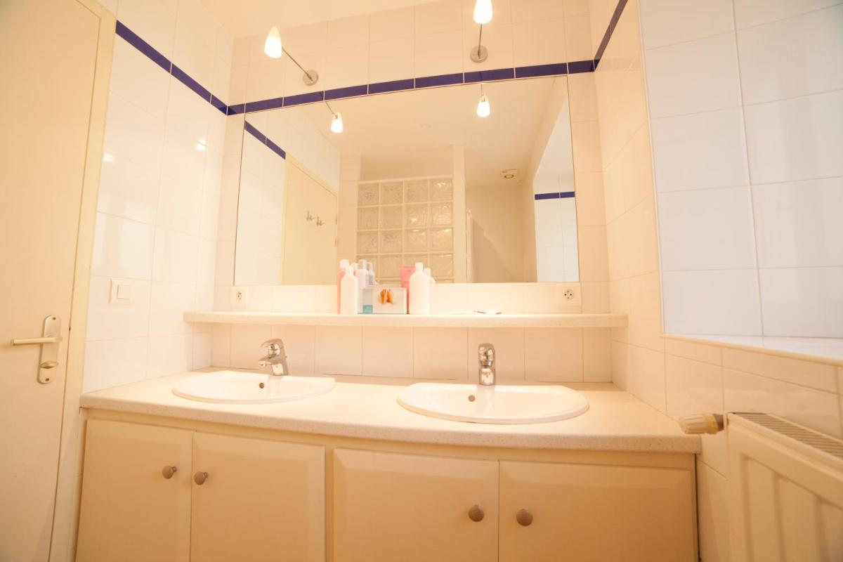 Two-Bedroom House photo 3