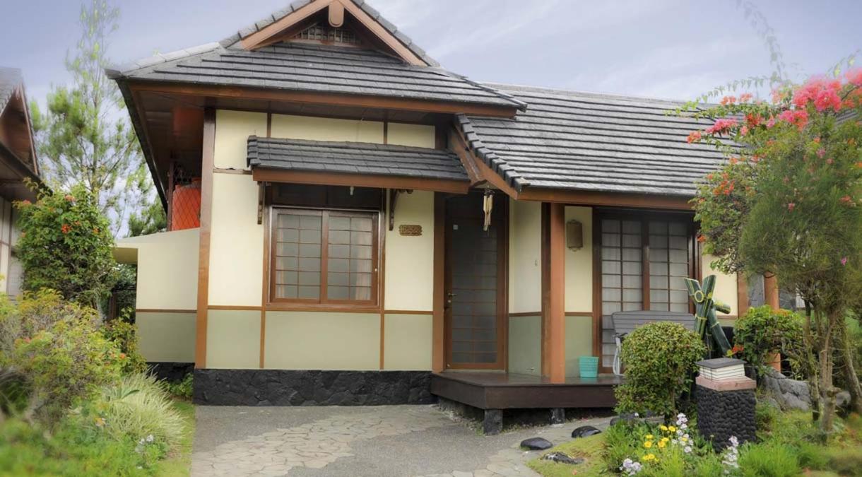 Three-Bedroom Villa - Photo 11