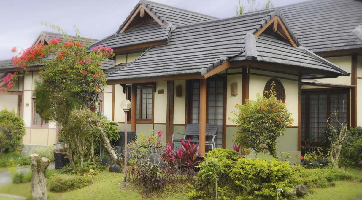 Three-Bedroom Villa - Photo 13