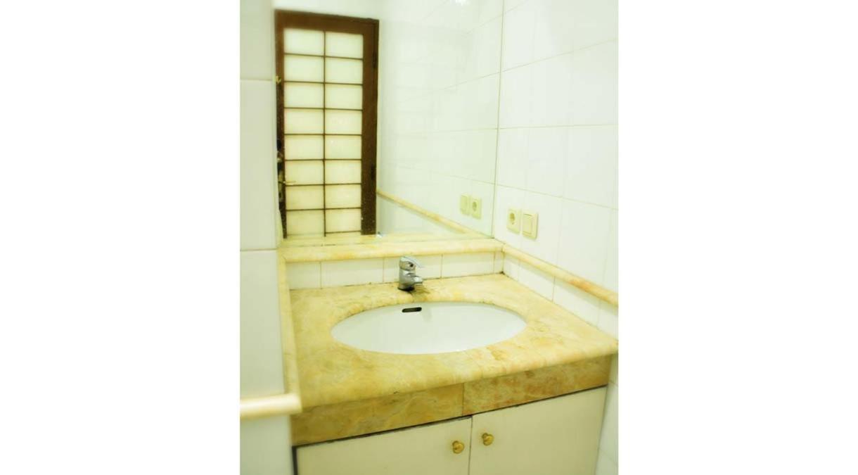 Three-Bedroom Villa - Photo 4