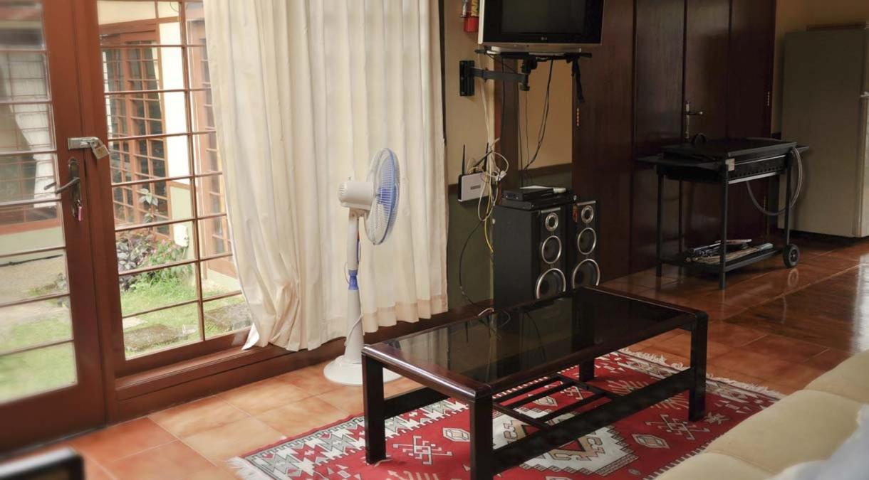 Three-Bedroom Villa - Photo 10