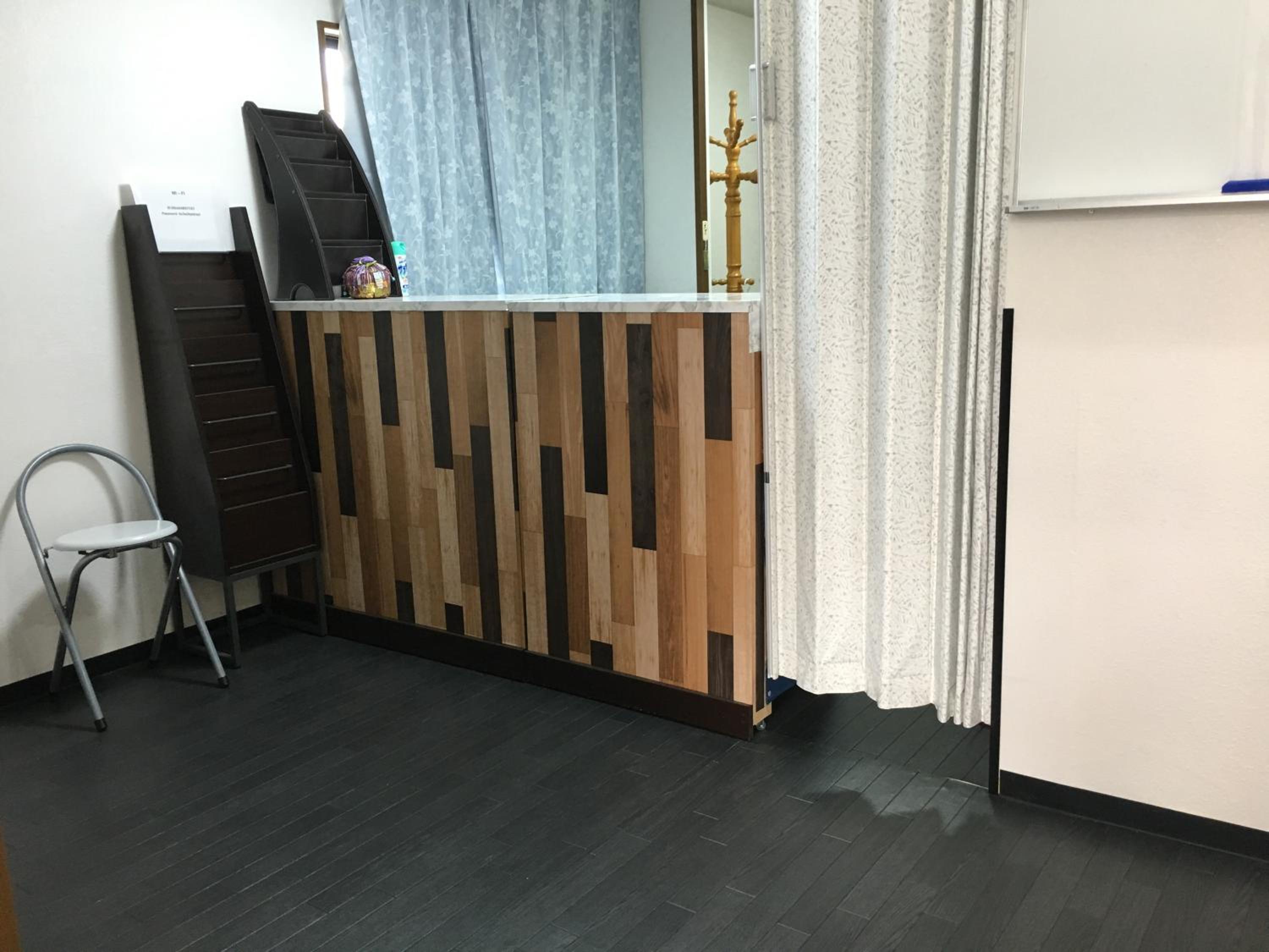 Economy Triple Room photo 3