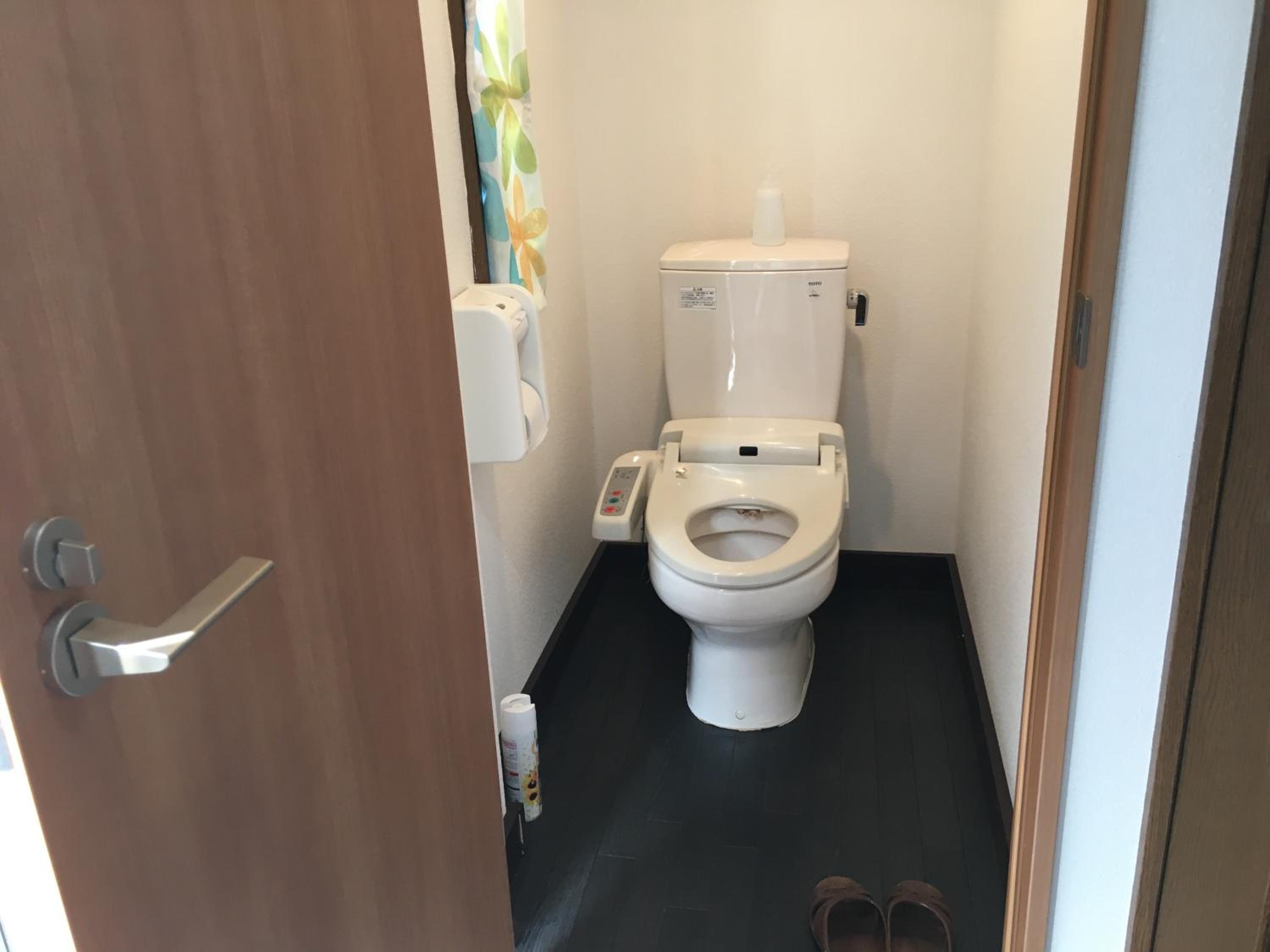 Economy Triple Room photo 2