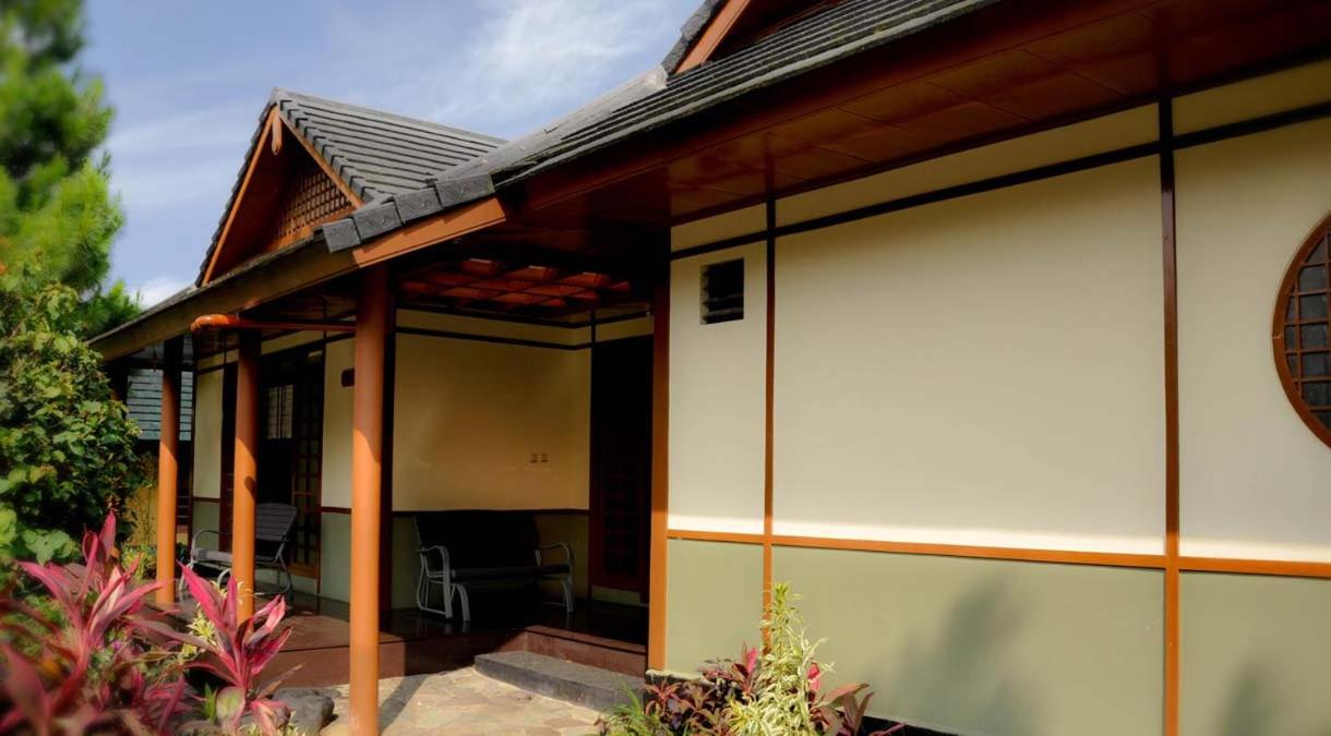 Three-Bedroom Villa - Photo 17