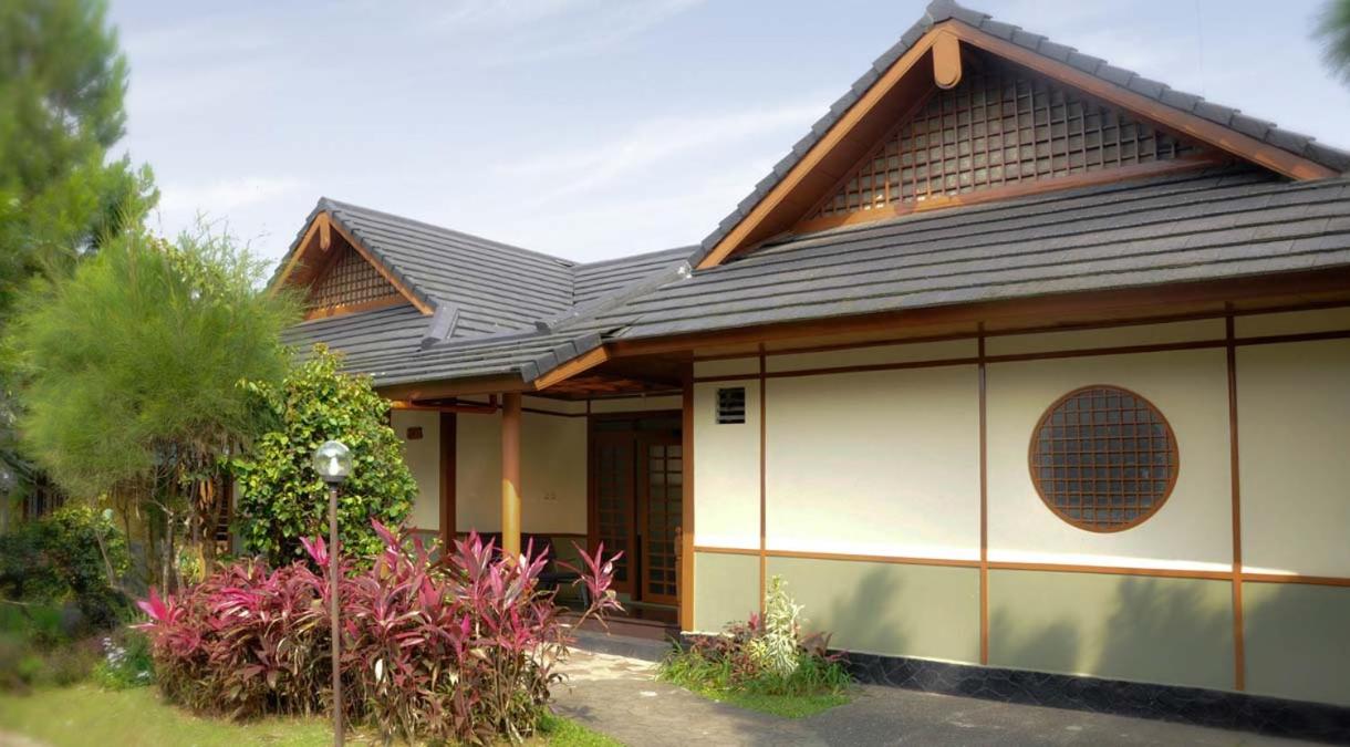 Three-Bedroom Villa - Photo 12