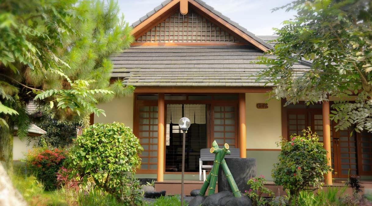 Three-Bedroom Villa - Photo 8
