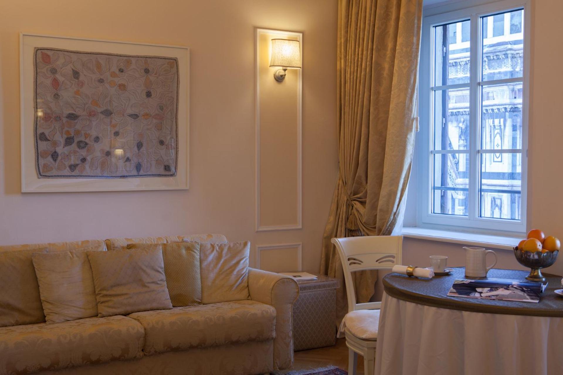 Deluxe Apartment with Balcony and Duomo View(2 Adults) photo 1