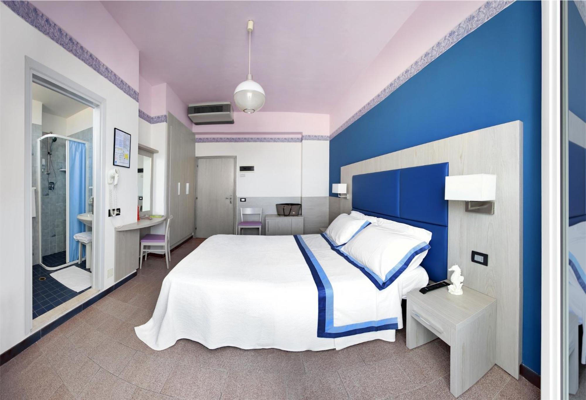 Superior Triple Room with Sea View photo 2