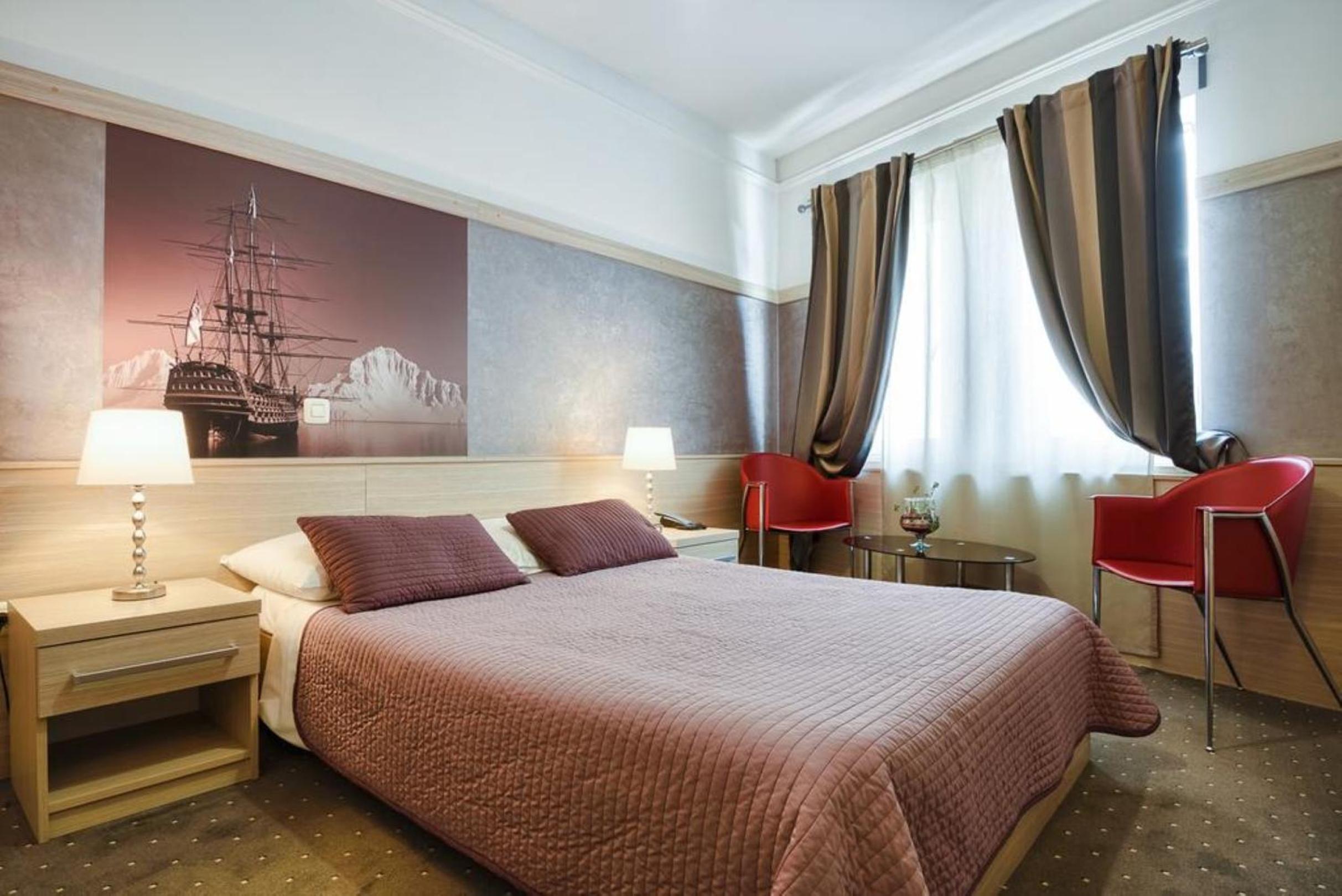 Double or Twin Room - Photo 6