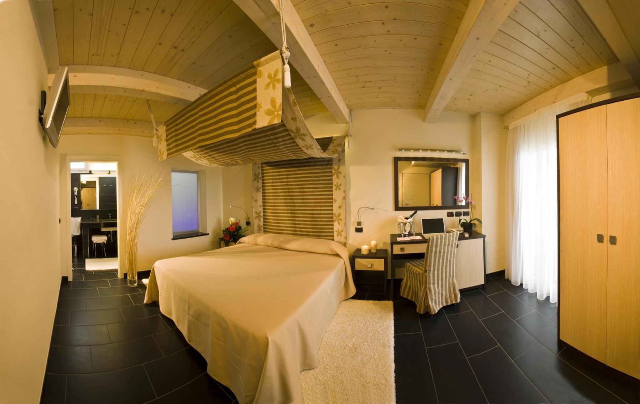 Deluxe Triple Room with Sea View photo 1