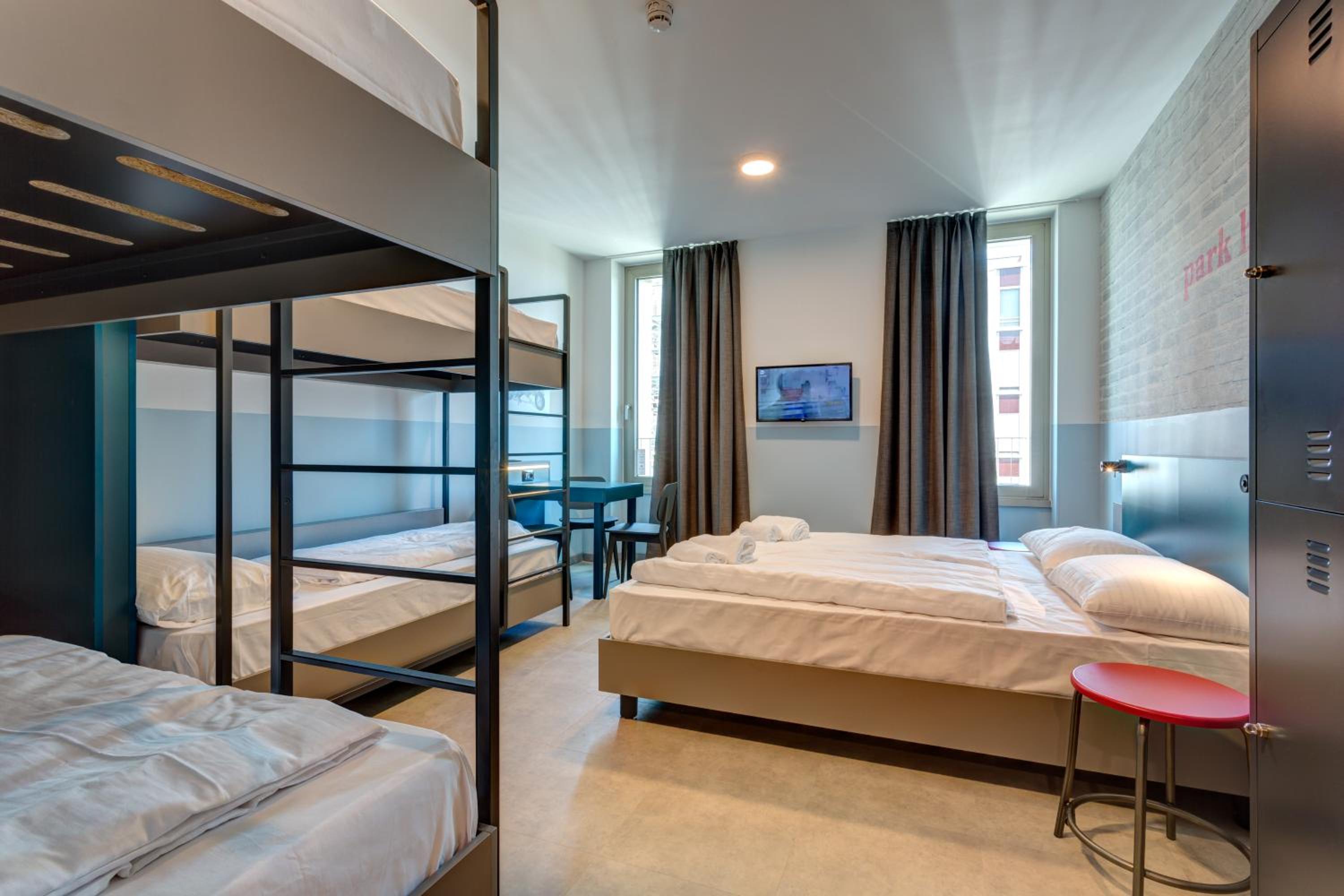 5-Bed Room