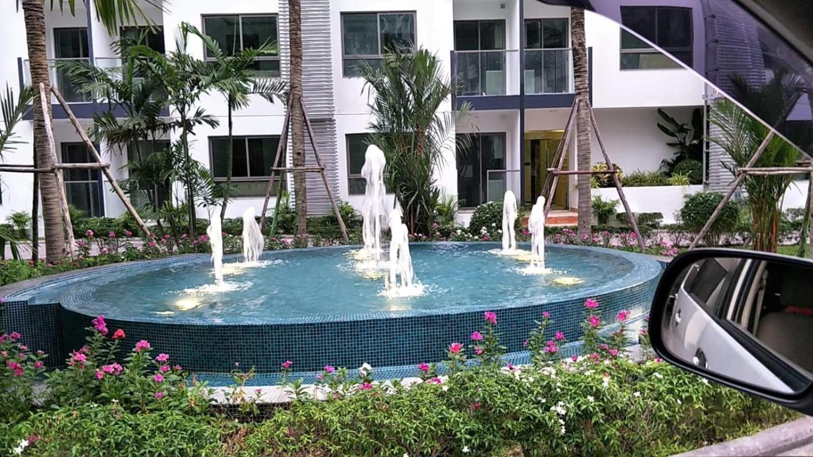 Apartment with Pool View photo 3