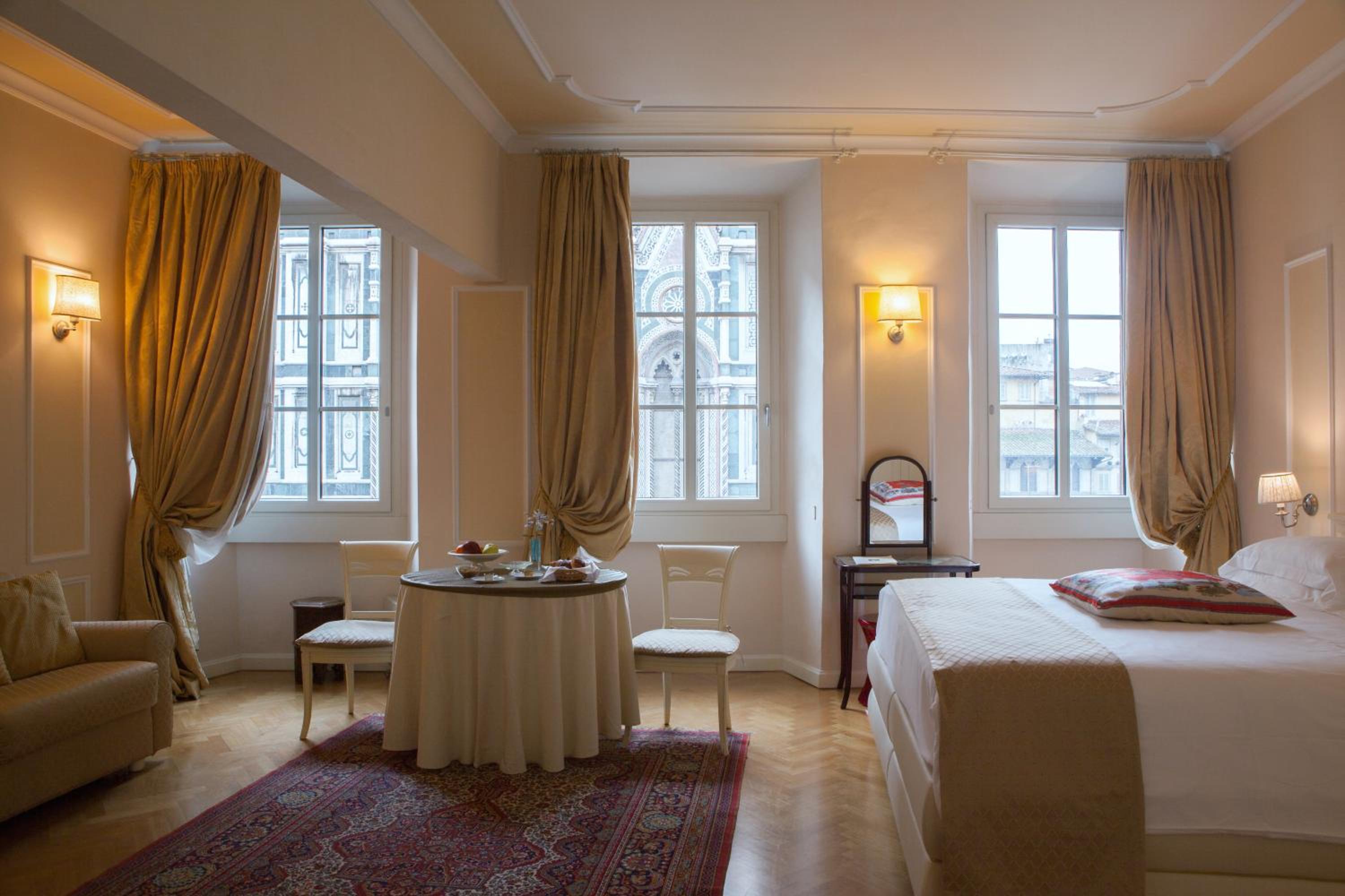 Deluxe Apartment with Duomo View photo 2