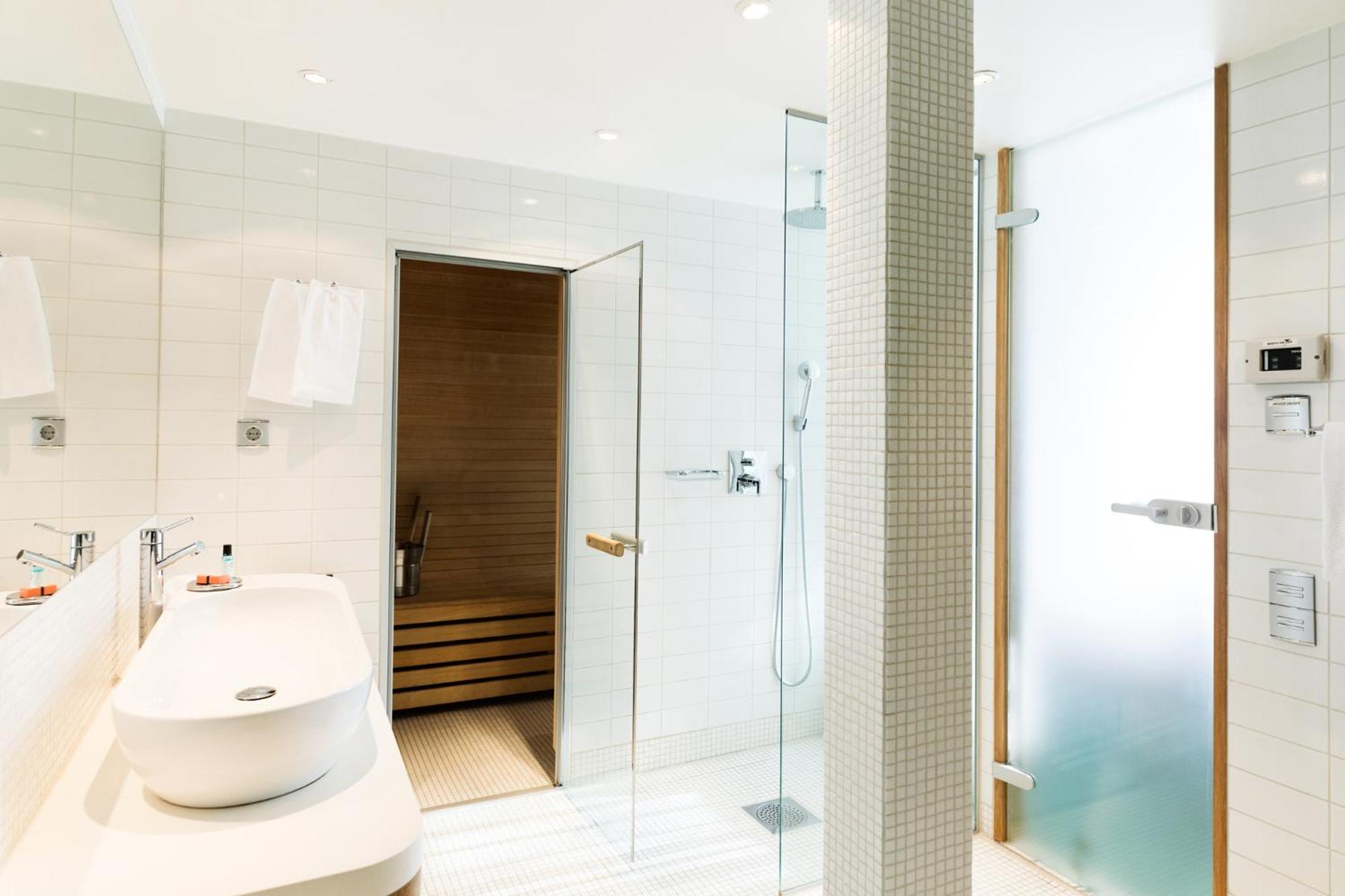 Suite with Sauna - Photo 7