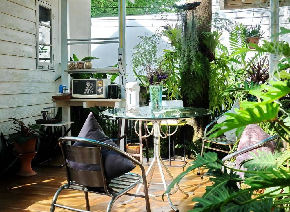 Cottage with Garden View - Photo 4