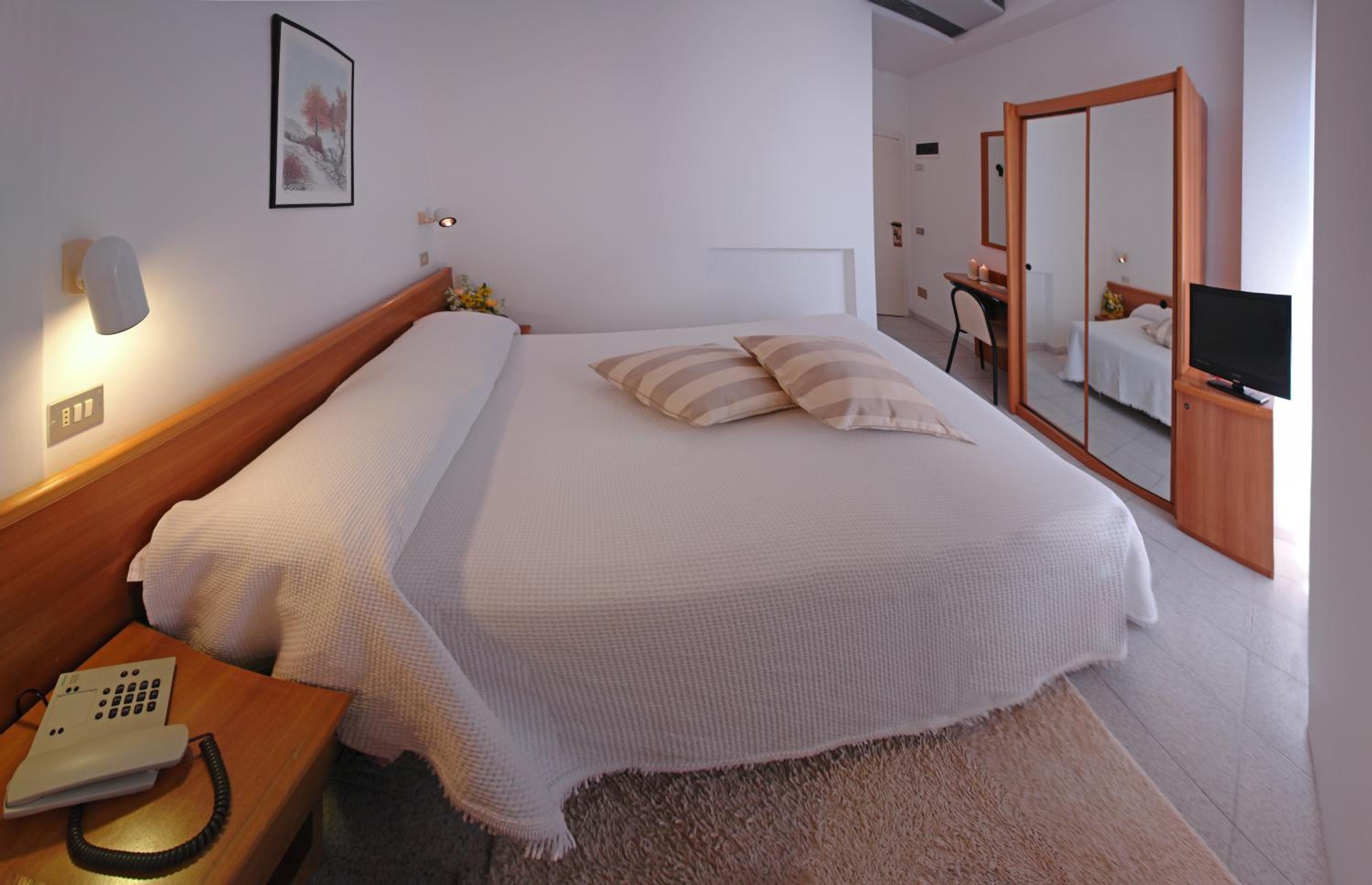 Small Double Room photo 1