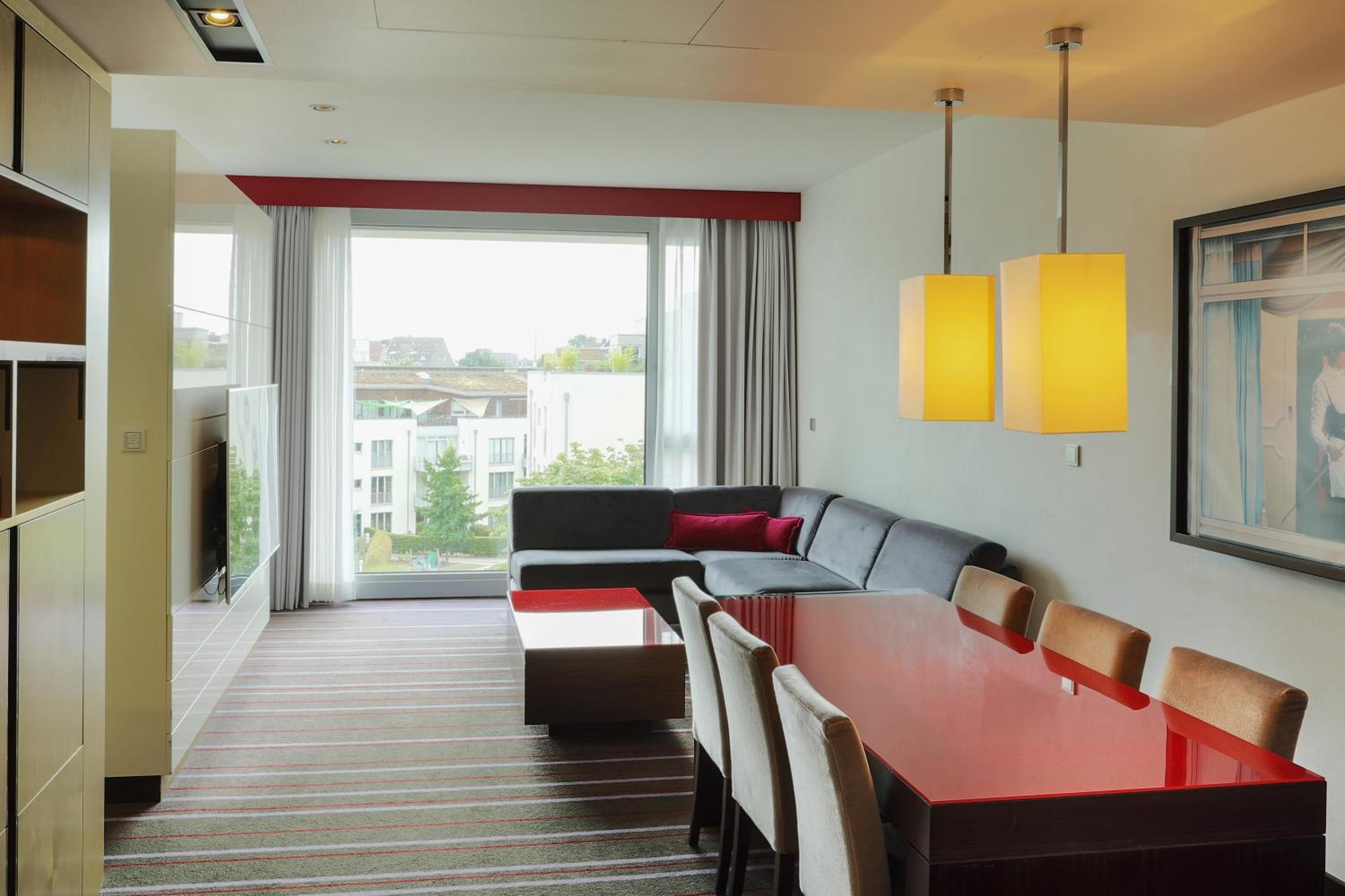 Suite - Photo 4