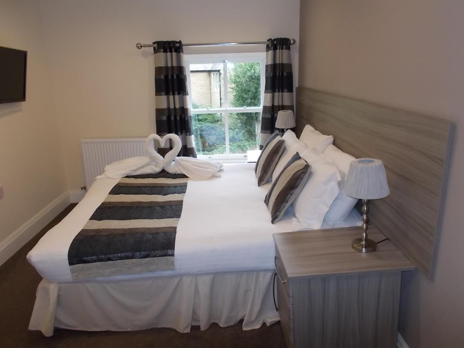 Deluxe Double or Twin Room photo 3